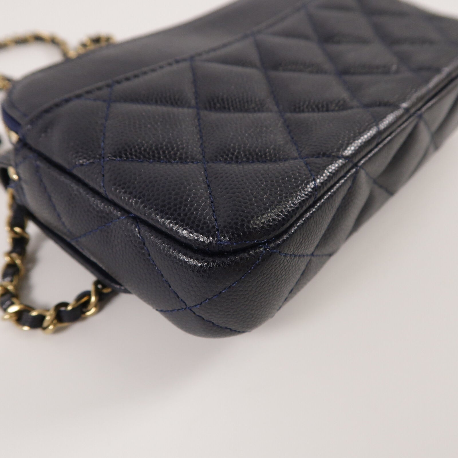 CHANEL 牛皮皮革Phone Bag鏈帶肩背袋