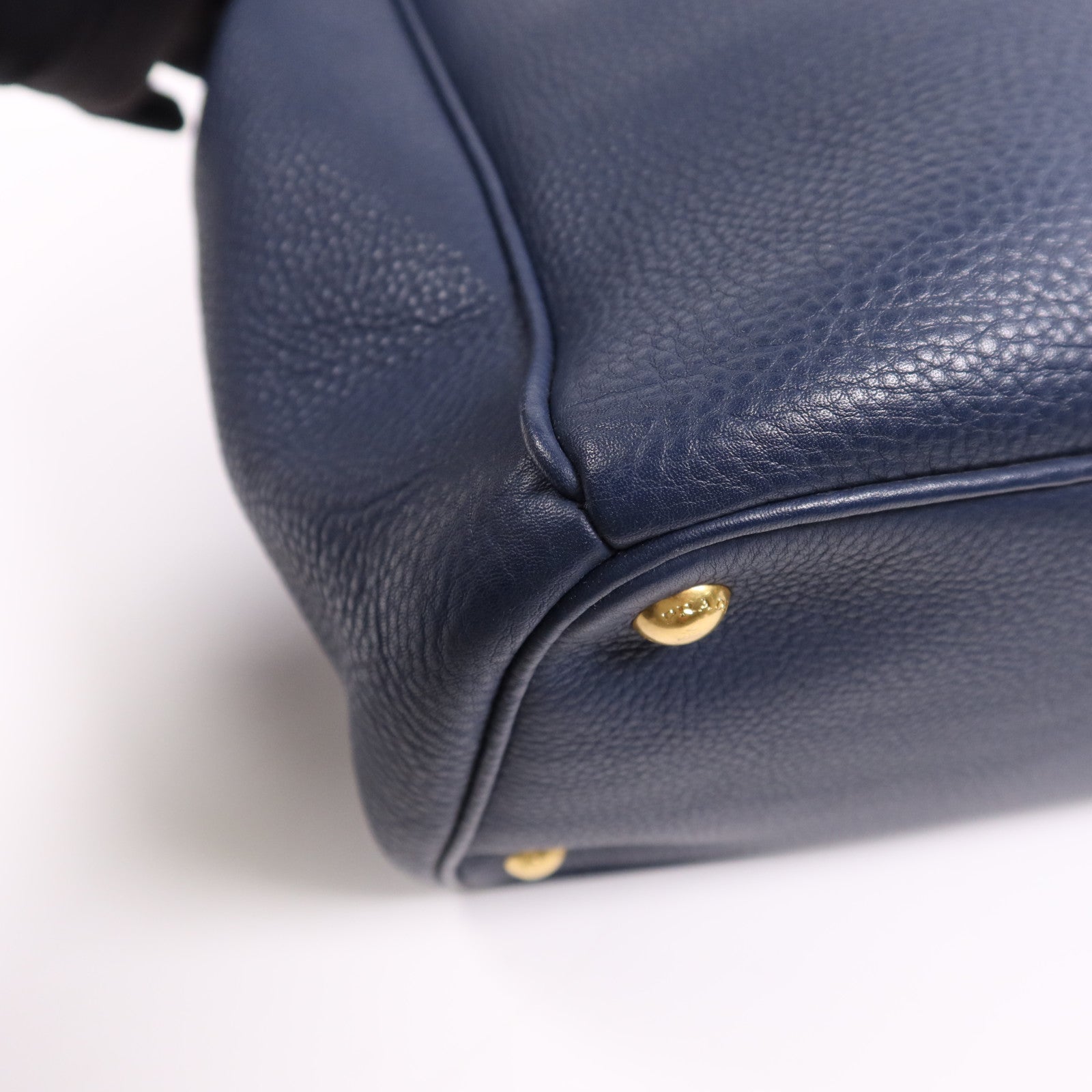 PRADA 牛皮皮革Shoulder Bag金扣肩背袋