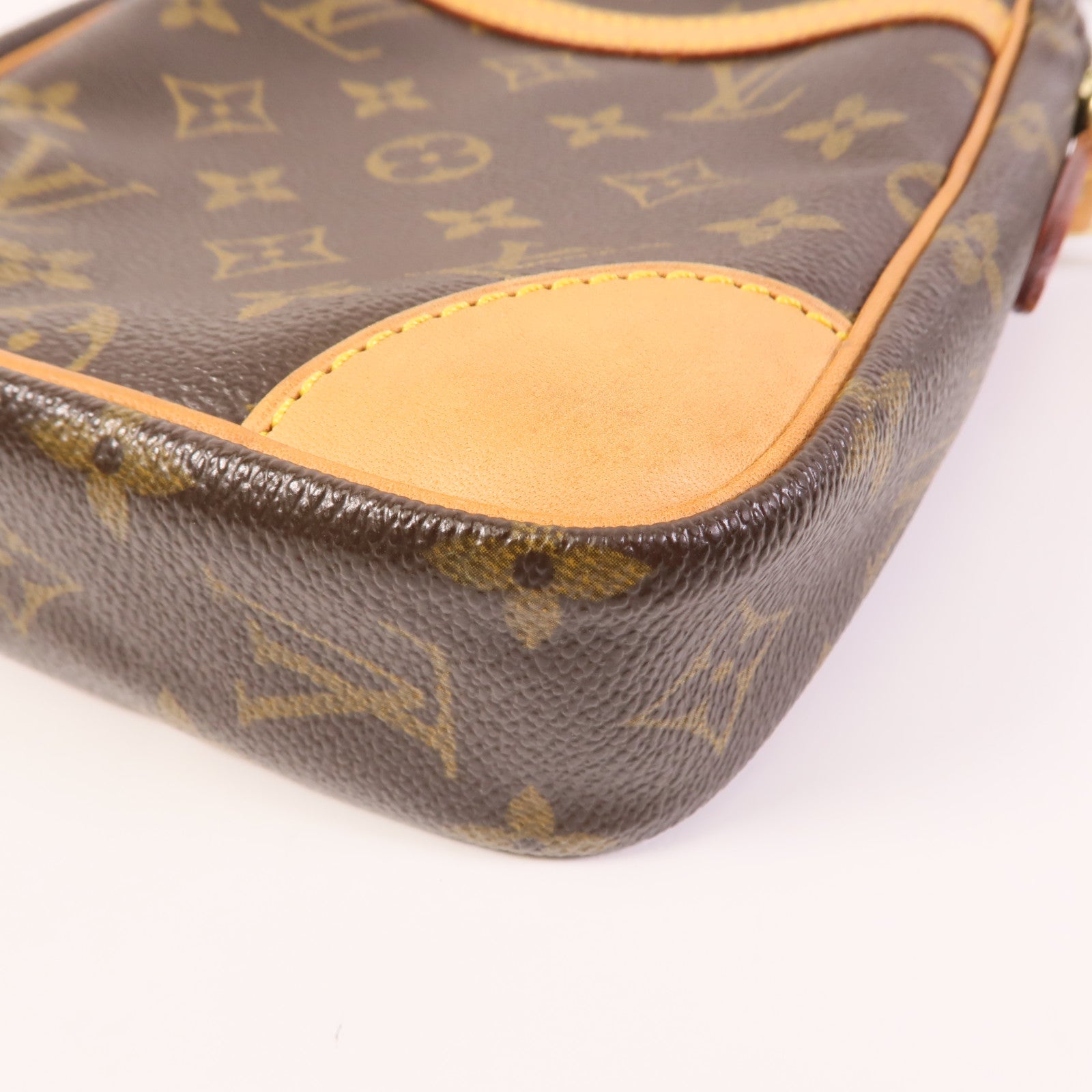 LOUIS VUITTON Monogram Danube金扣肩背袋