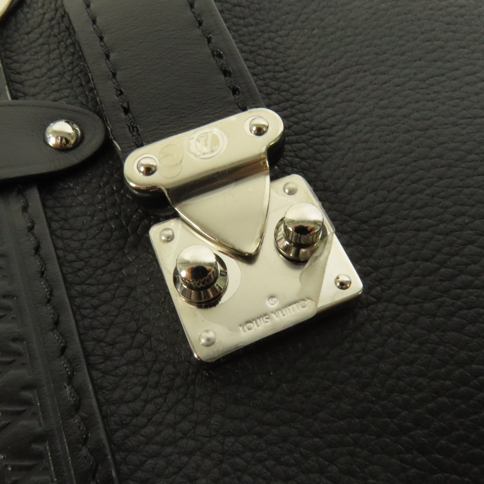 LOUIS VUITTON 【激減優惠】牛皮皮革Side Trunk MM銀扣肩背袋