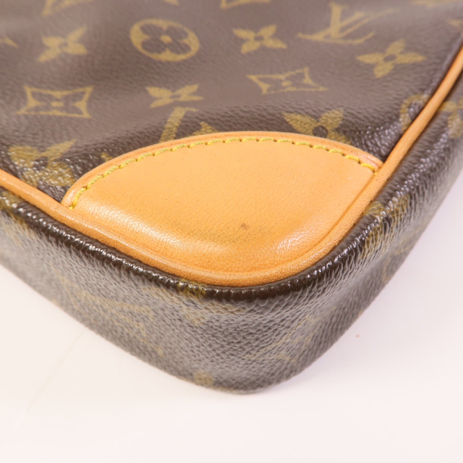 LOUIS VUITTON Monogram Danube金扣肩背袋