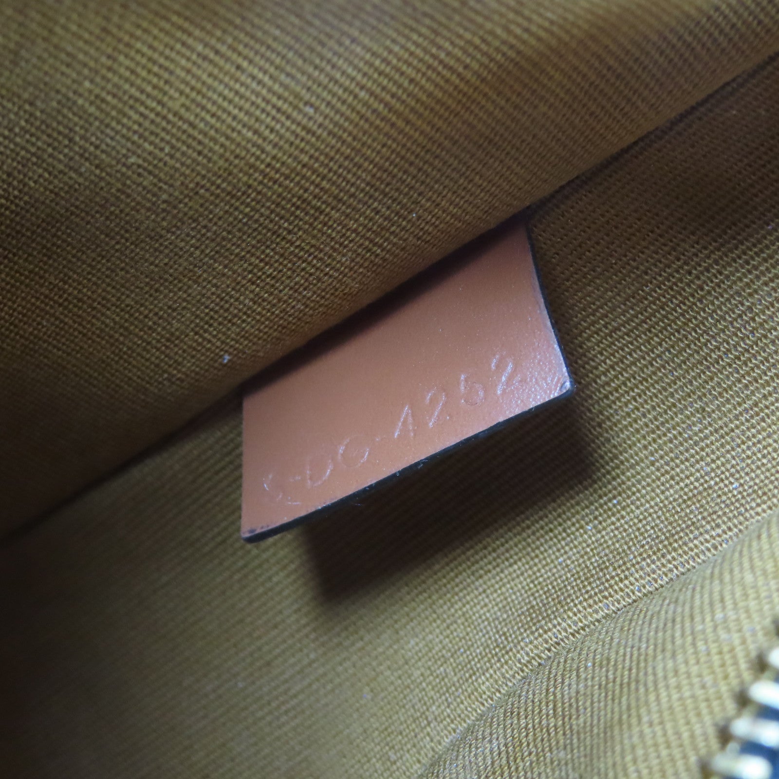 CELINE 塗層帆布Medium Ava金扣肩背袋啡色