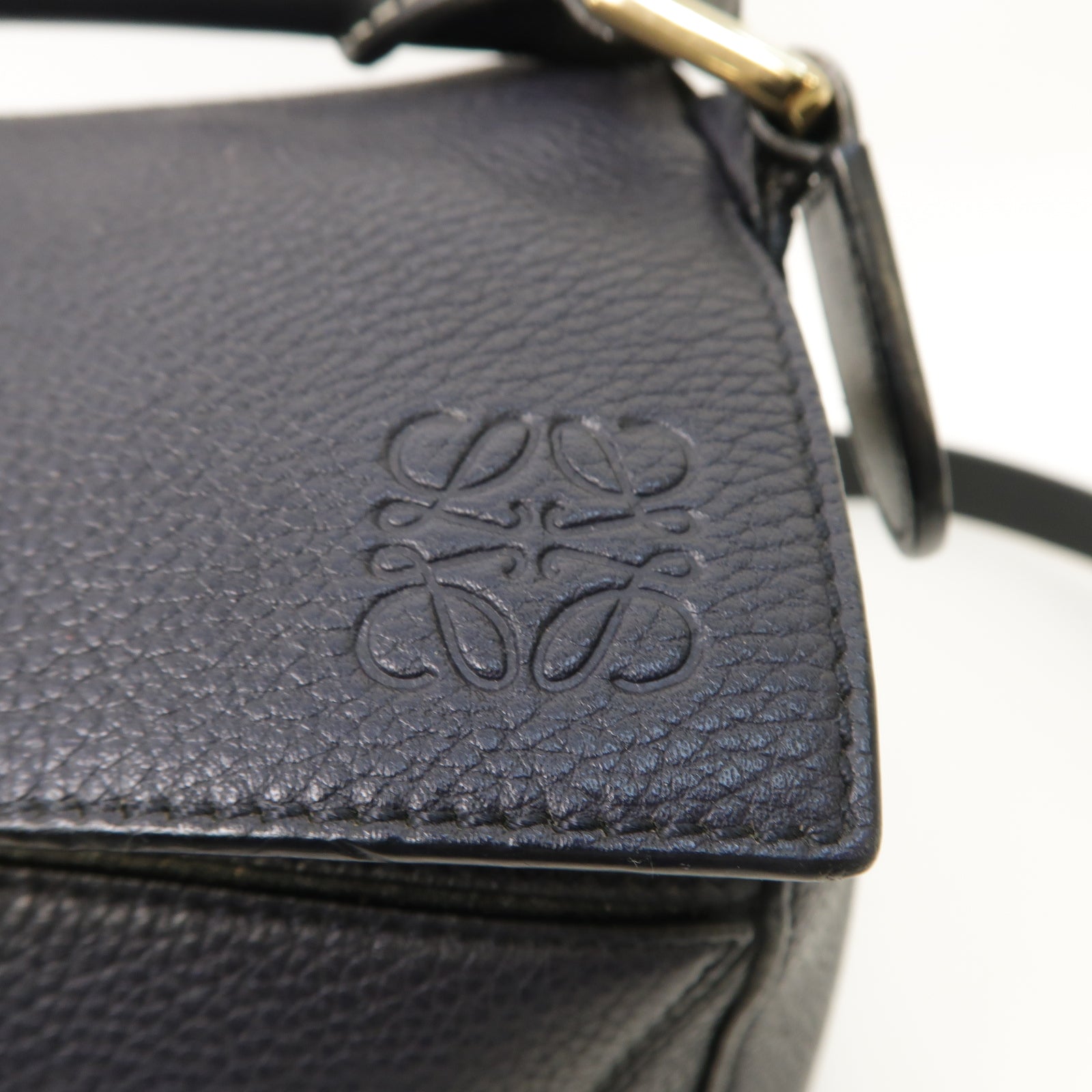 LOEWE 牛皮皮革Puzzle Medium金扣手挽肩背兩用袋深藍色/黑色