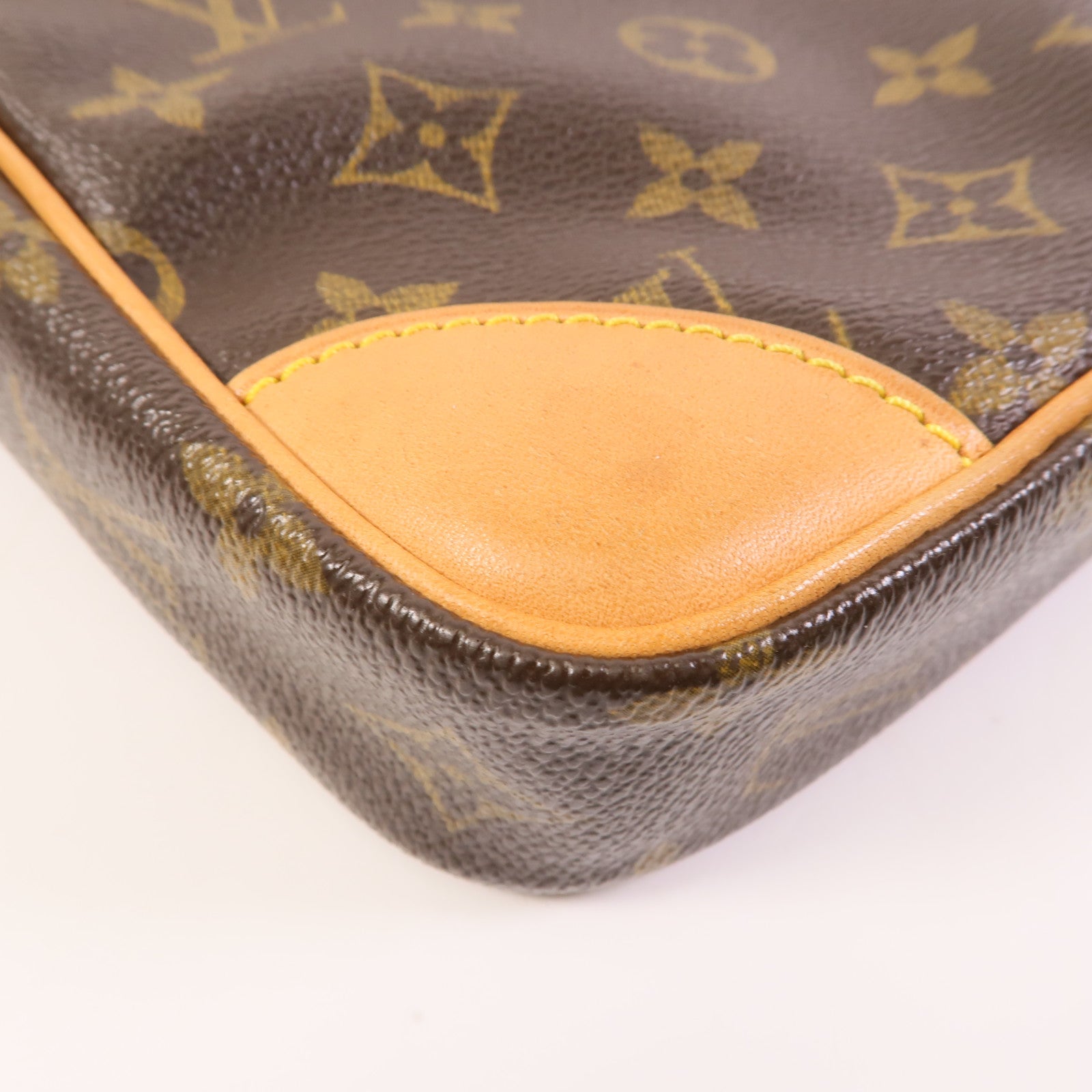 LOUIS VUITTON Monogram Danube金扣肩背袋