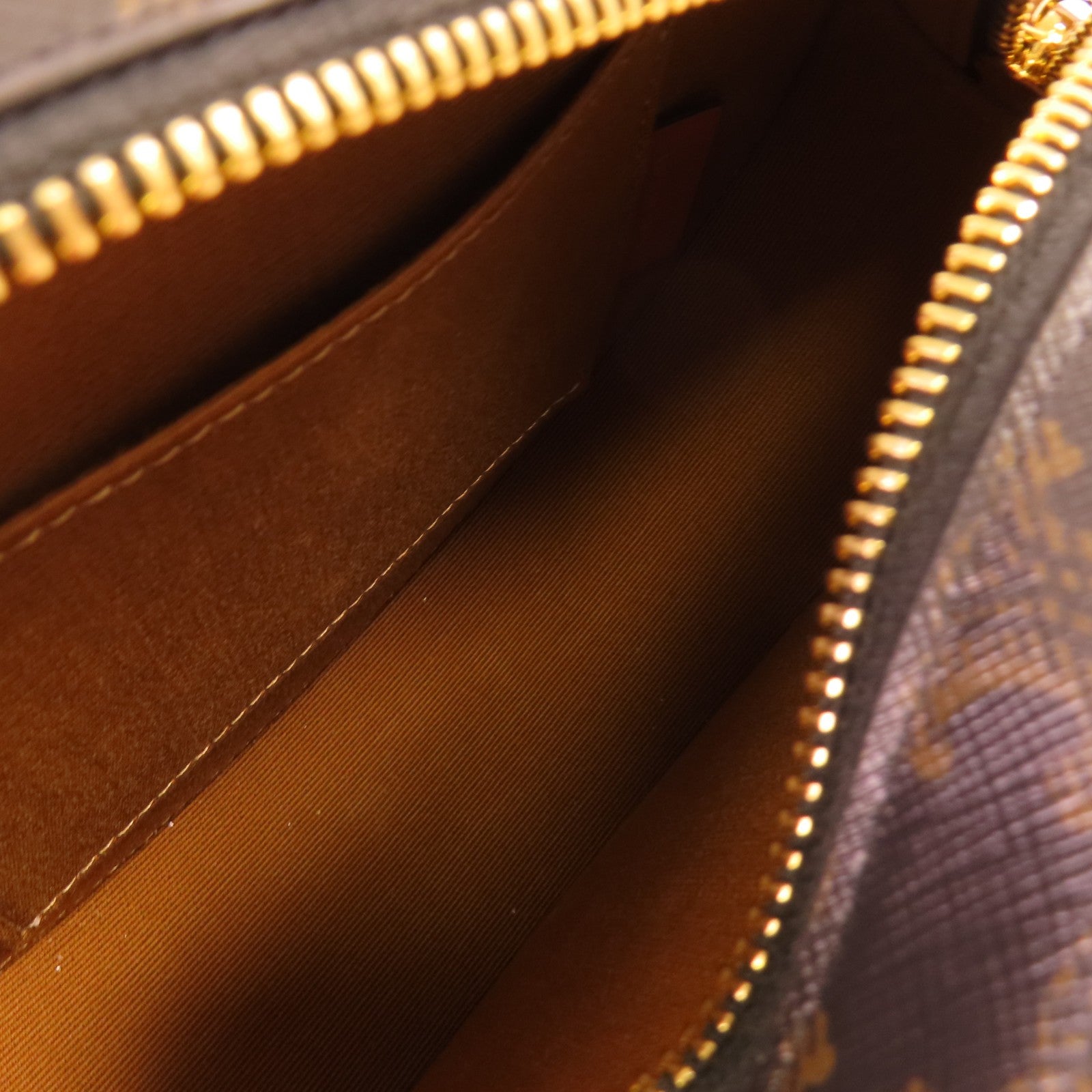 CELINE Triomphe帆布Triomphe Oval Shoulder Bag金扣肩背袋