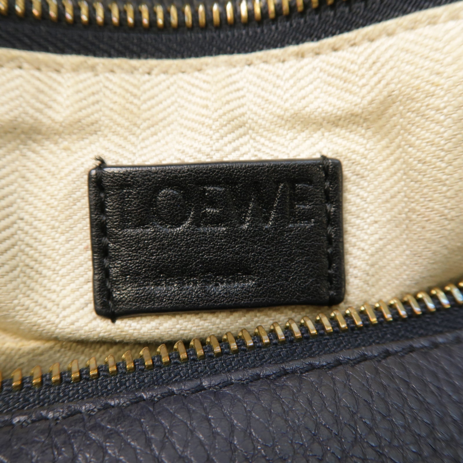 LOEWE 牛皮皮革Puzzle Medium金扣手挽肩背兩用袋深藍色/黑色