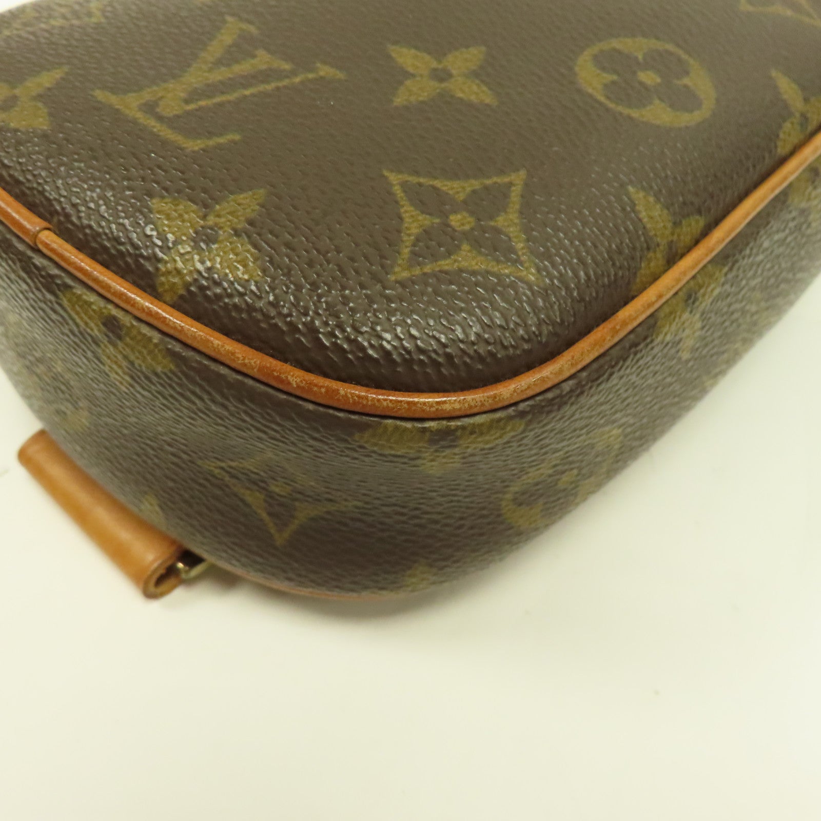 LOUIS VUITTON Monogram Pochette Gange金扣肩背袋啡色