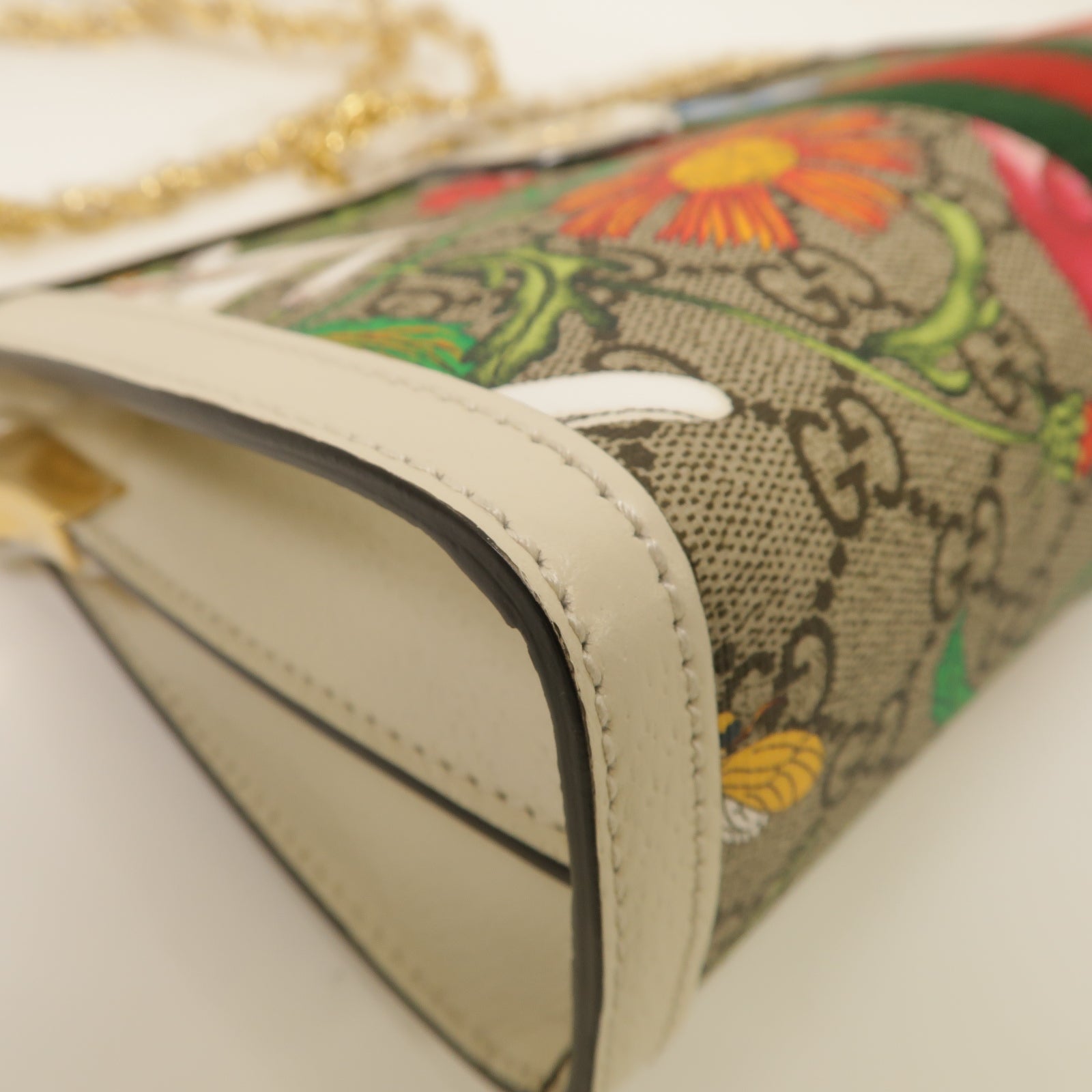 GUCCI 塗層帆布Shoulder Bag金扣鏈帶肩背袋白色