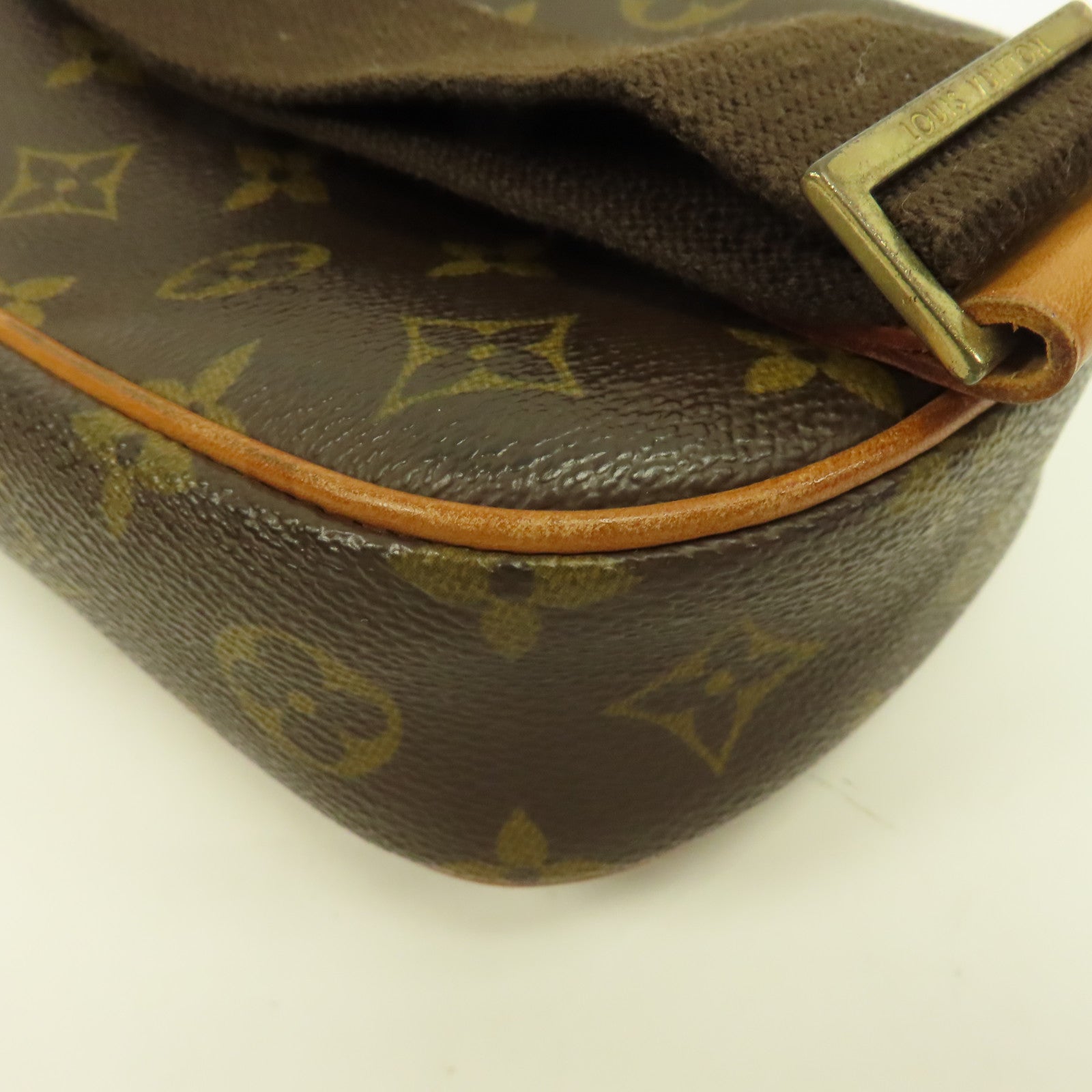 LOUIS VUITTON Monogram Pochette Gange金扣肩背袋啡色