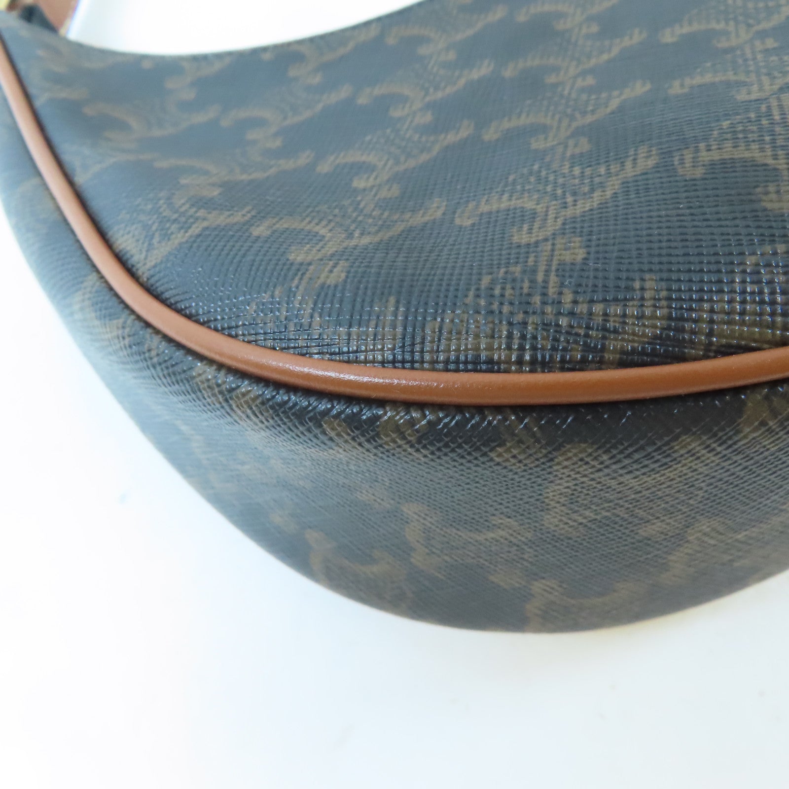 CELINE 塗層帆布Medium Ava金扣肩背袋啡色