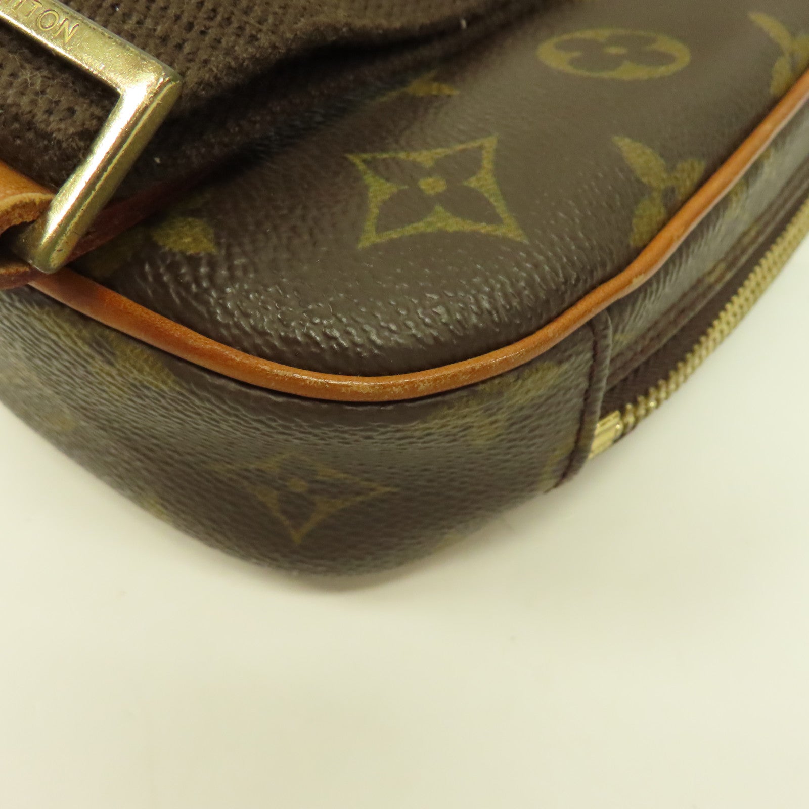 LOUIS VUITTON Monogram Pochette Gange金扣肩背袋啡色