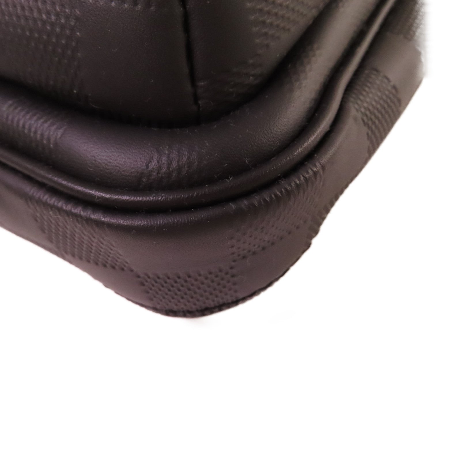 LOUIS VUITTON Damier Infini Avenue Slingbag銀扣肩背袋黑色