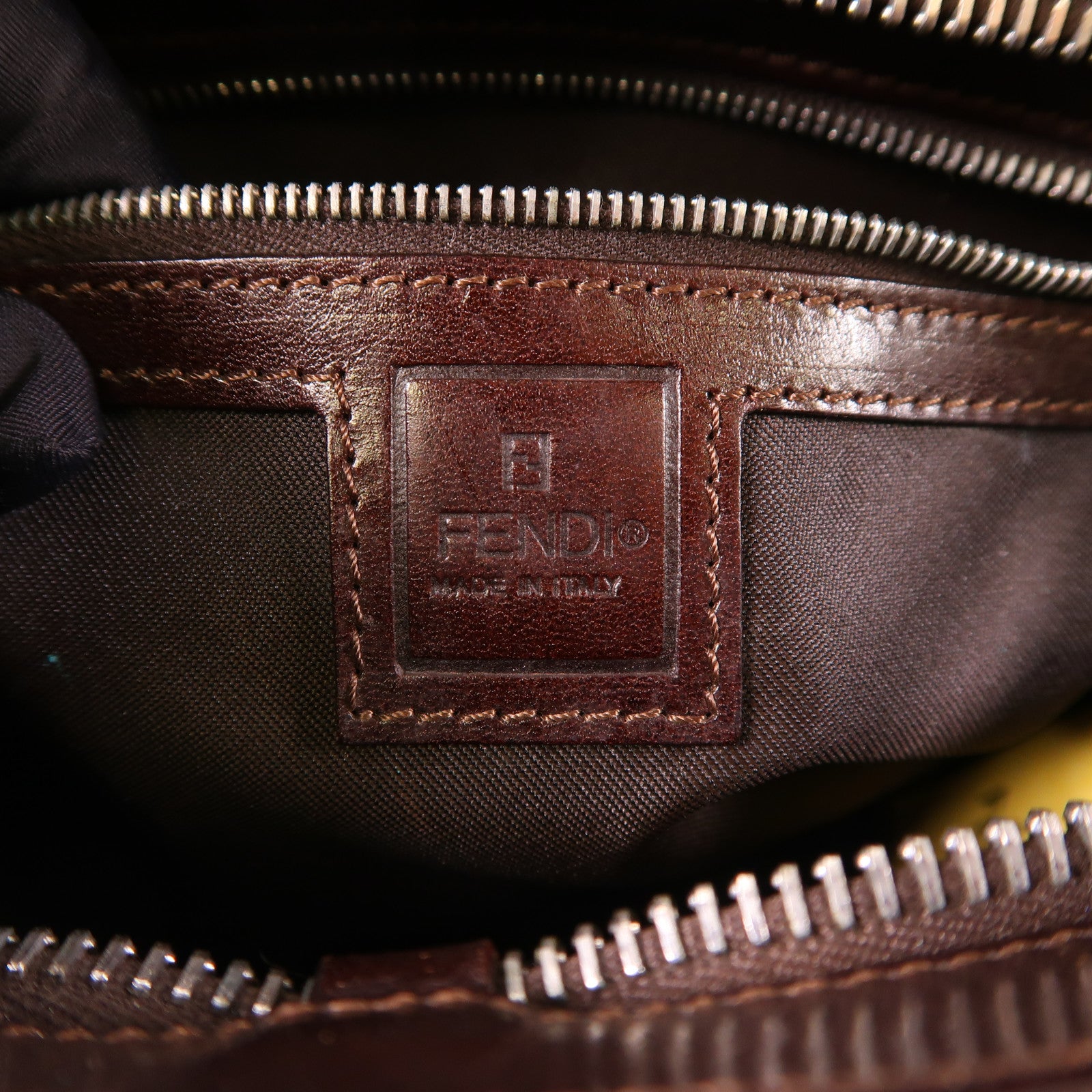 FENDI 帆布Hand Bag銀扣手挽袋