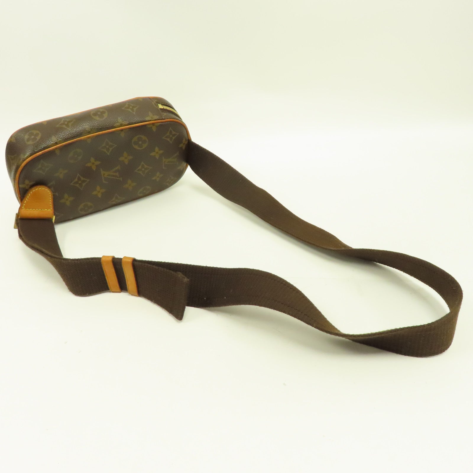 LOUIS VUITTON Monogram Pochette Gange金扣肩背袋啡色