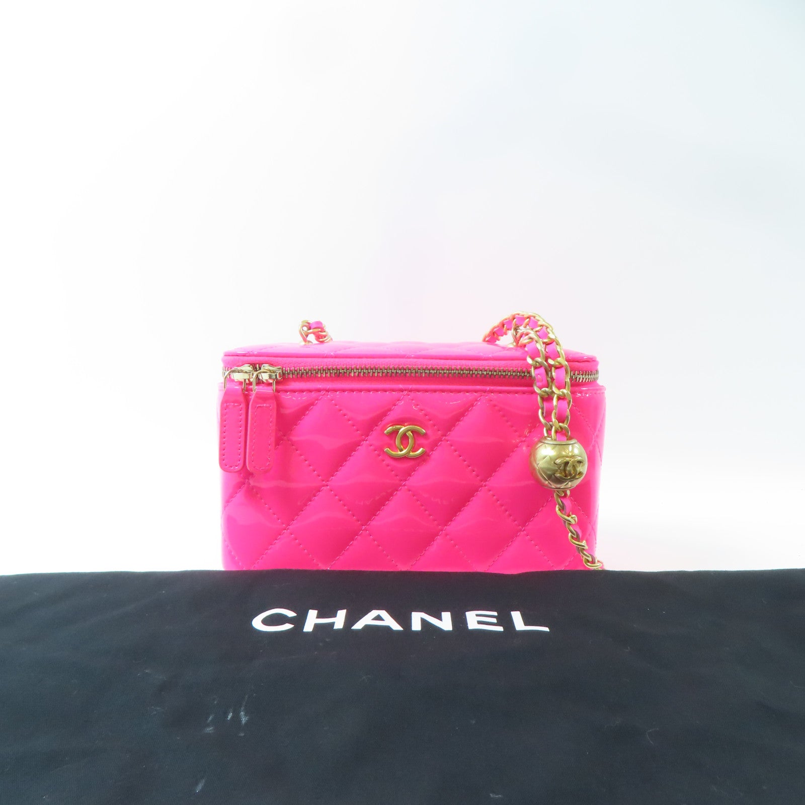 CHANEL 菱格漆皮皮革Vanity Case With Gold Ball金扣鏈帶肩背袋粉色