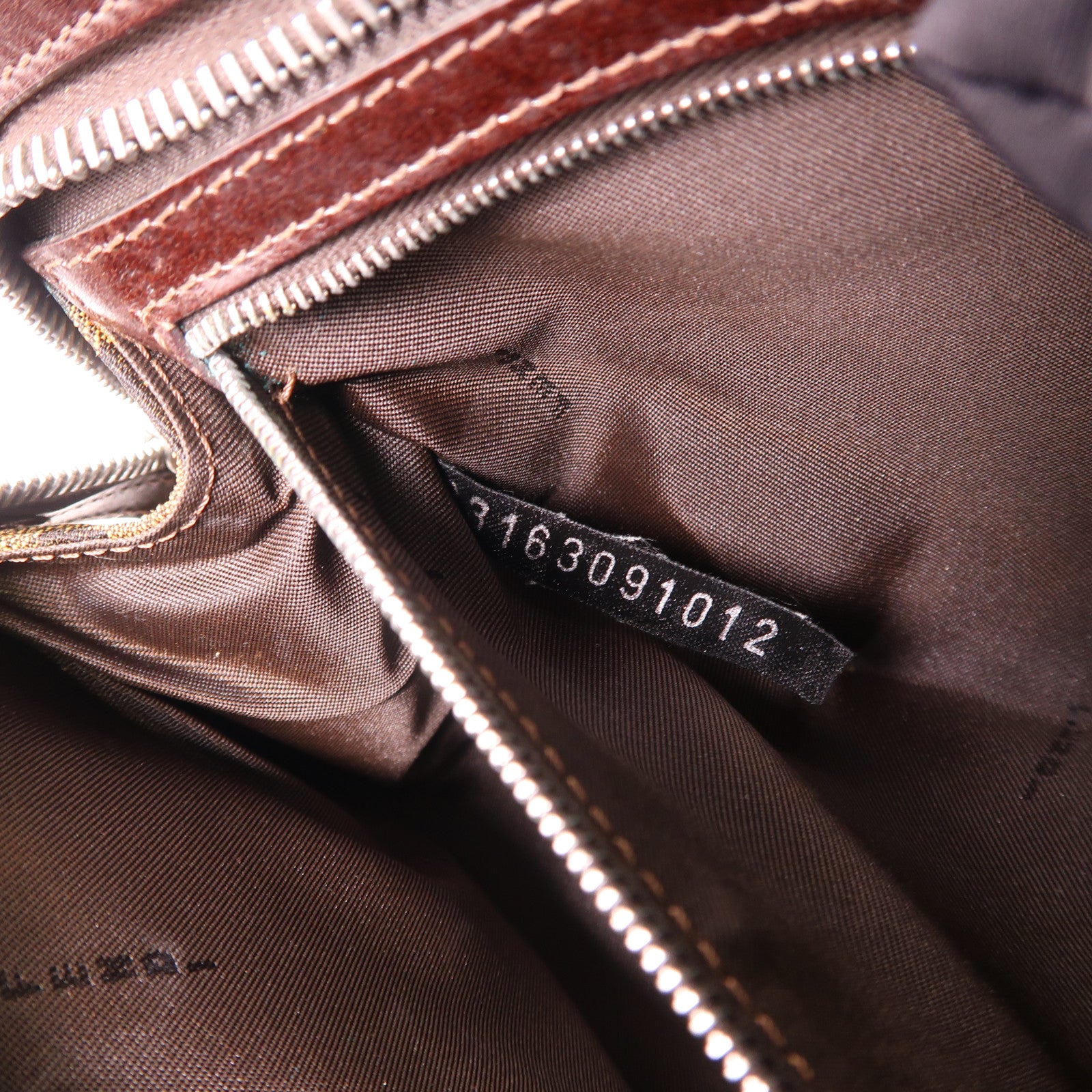 FENDI 帆布Hand Bag銀扣手挽袋