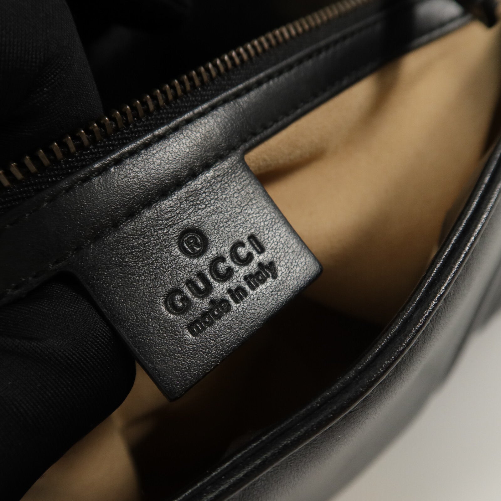 GUCCI GG Marmont Shoulder Bag鏈帶肩背袋