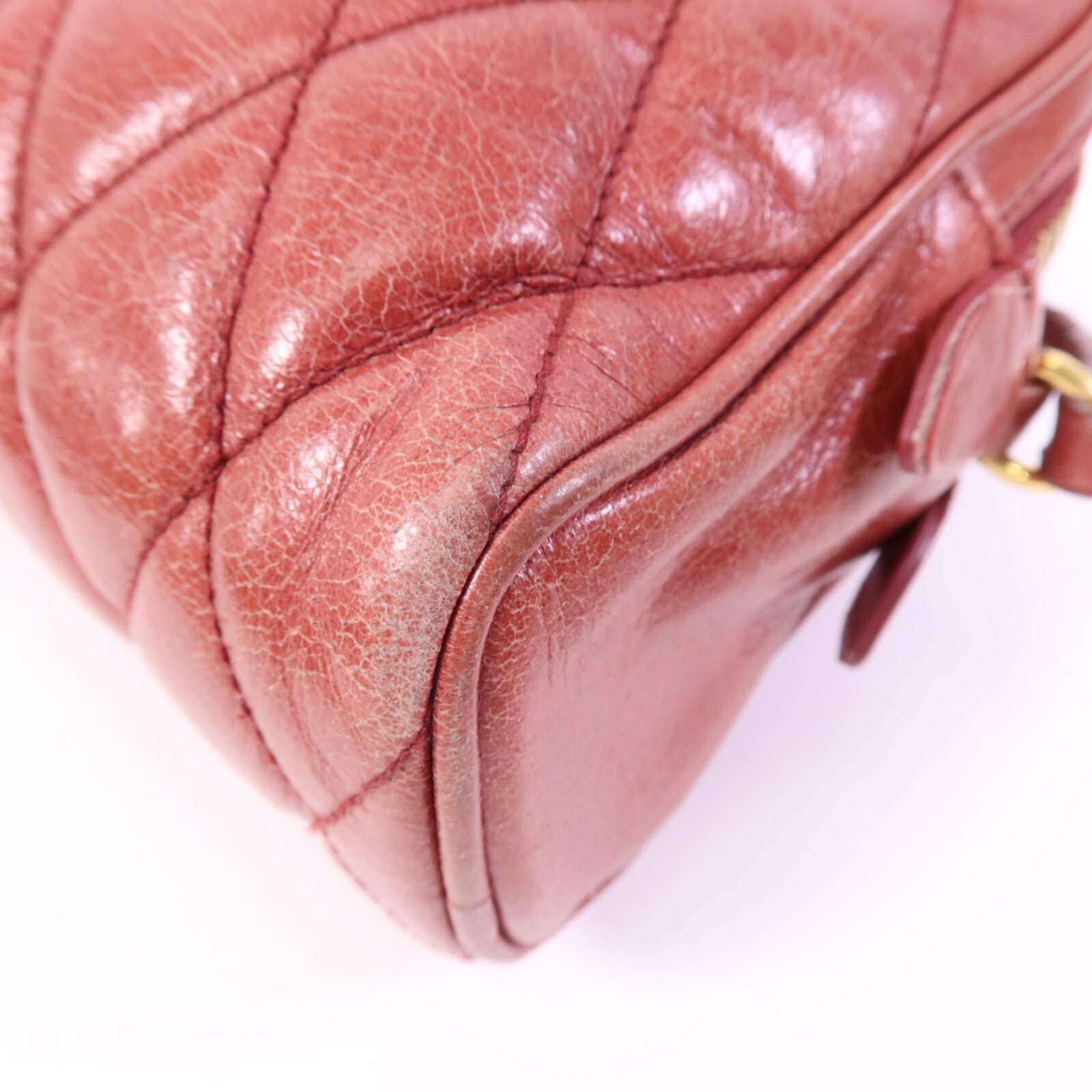 Miu Miu 牛皮皮革Camera Bag金扣肩背袋