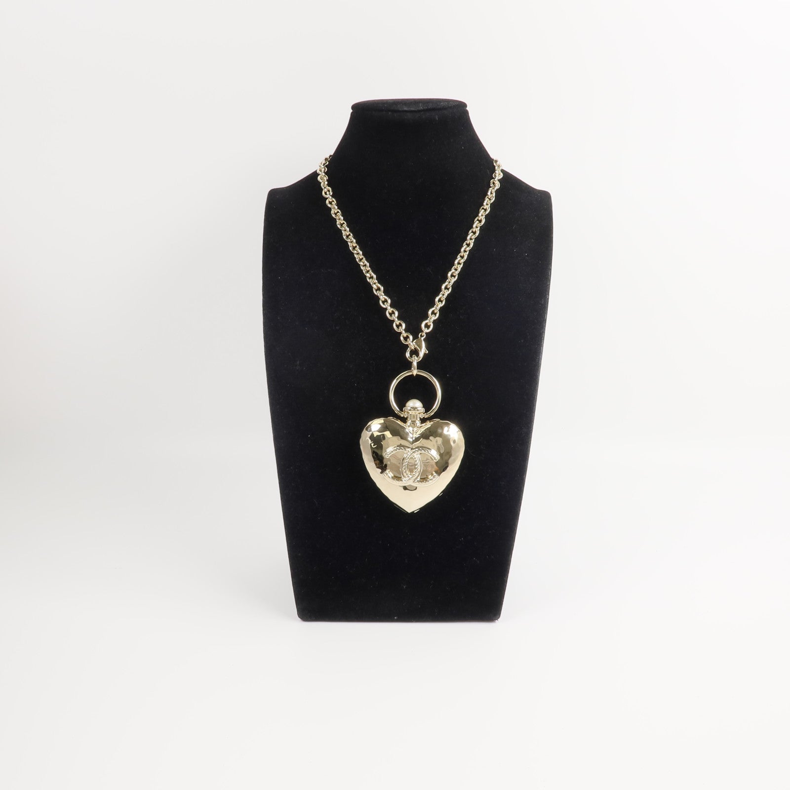 CHANEL 金屬Giant Heart Locket Pendant Necklace項鍊