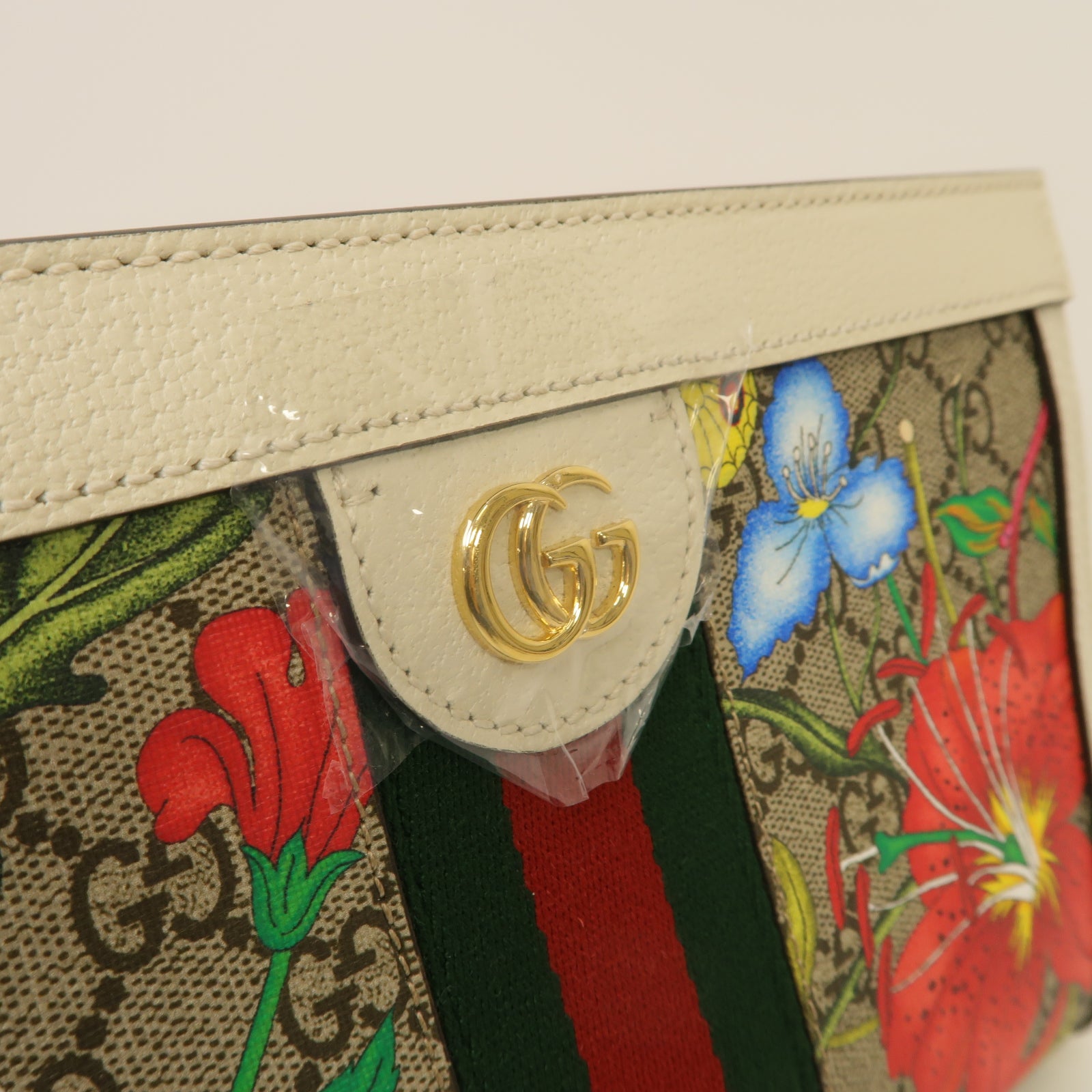 GUCCI 塗層帆布Shoulder Bag金扣鏈帶肩背袋白色