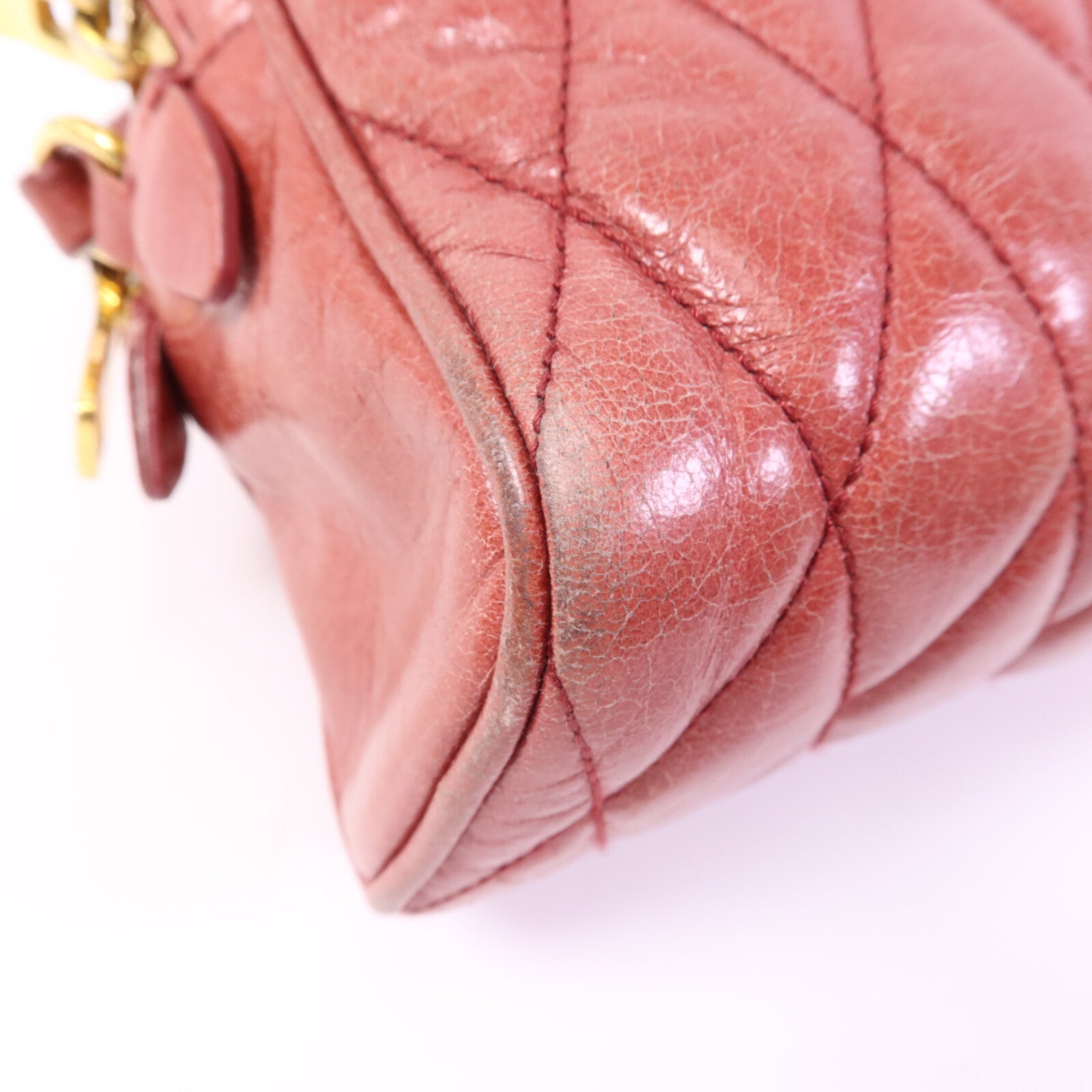 Miu Miu 牛皮皮革Camera Bag金扣肩背袋