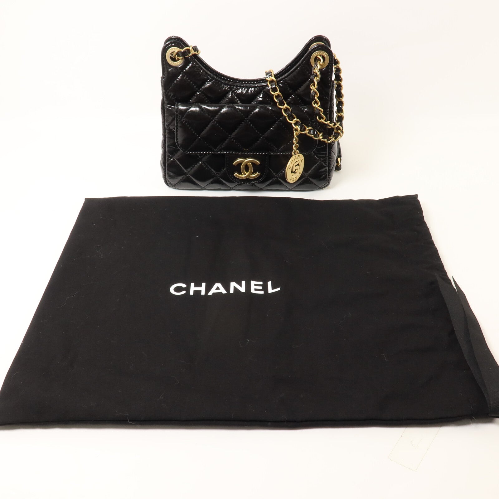 CHANEL 牛皮皮革Wavy CC Hobo Bag Small鏈帶肩背袋