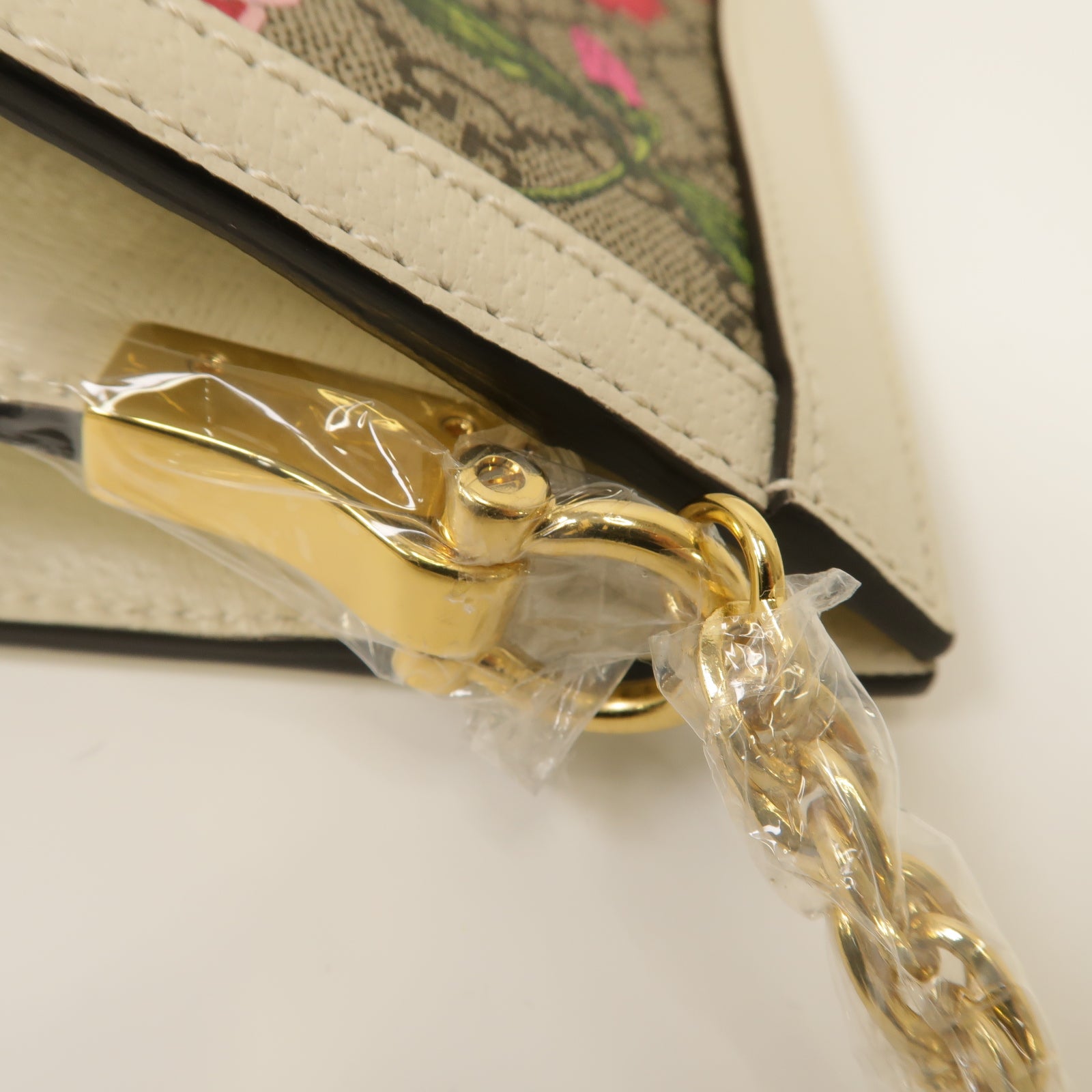 GUCCI 塗層帆布Shoulder Bag金扣鏈帶肩背袋白色
