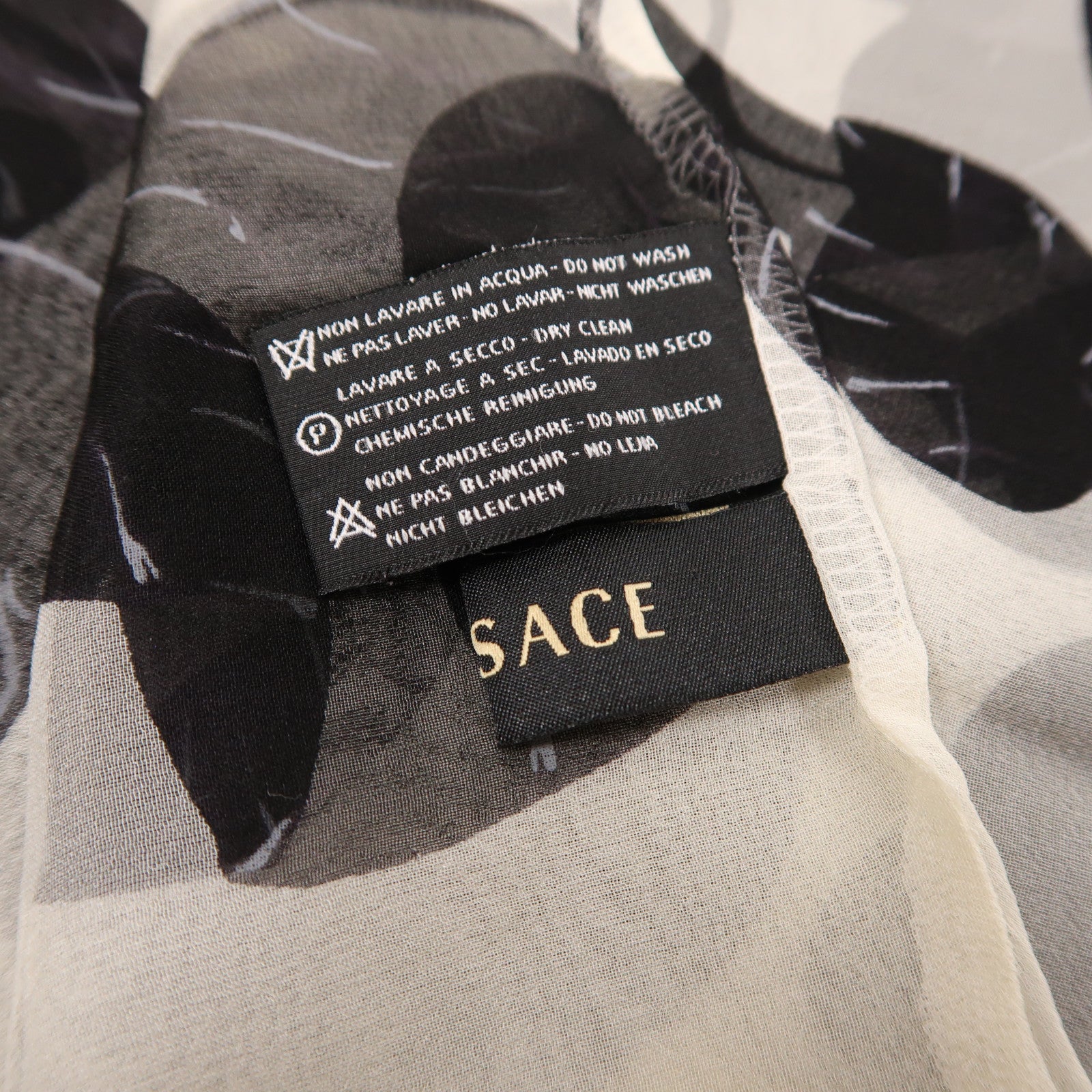 VERSACE 絲質Scarf絲巾