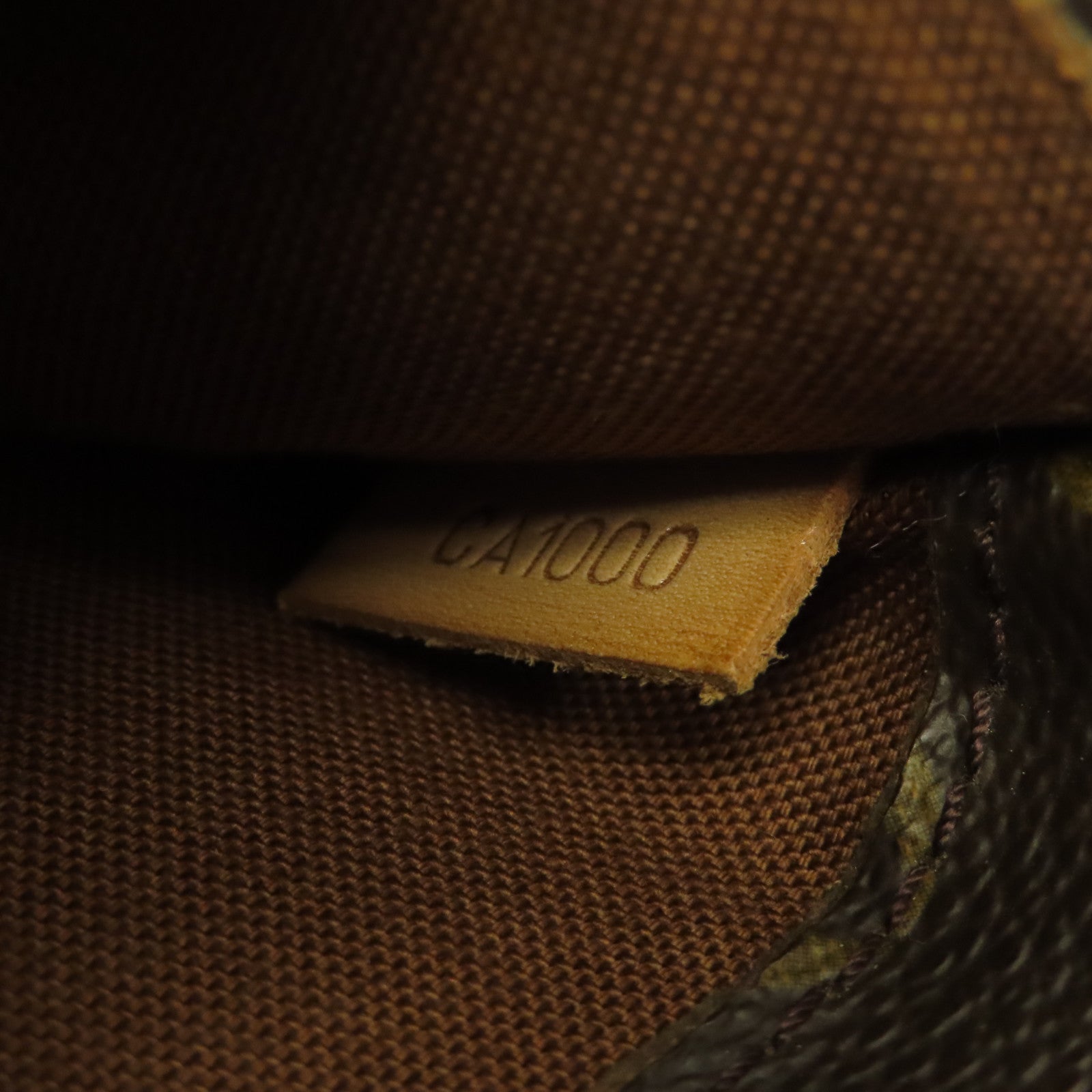 LOUIS VUITTON Monogram Pochette Gange金扣肩背袋啡色