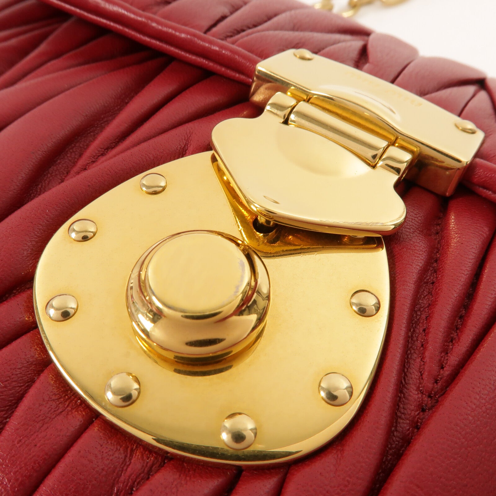 Miu Miu 羊皮皮革Matelasse鏈帶肩背袋