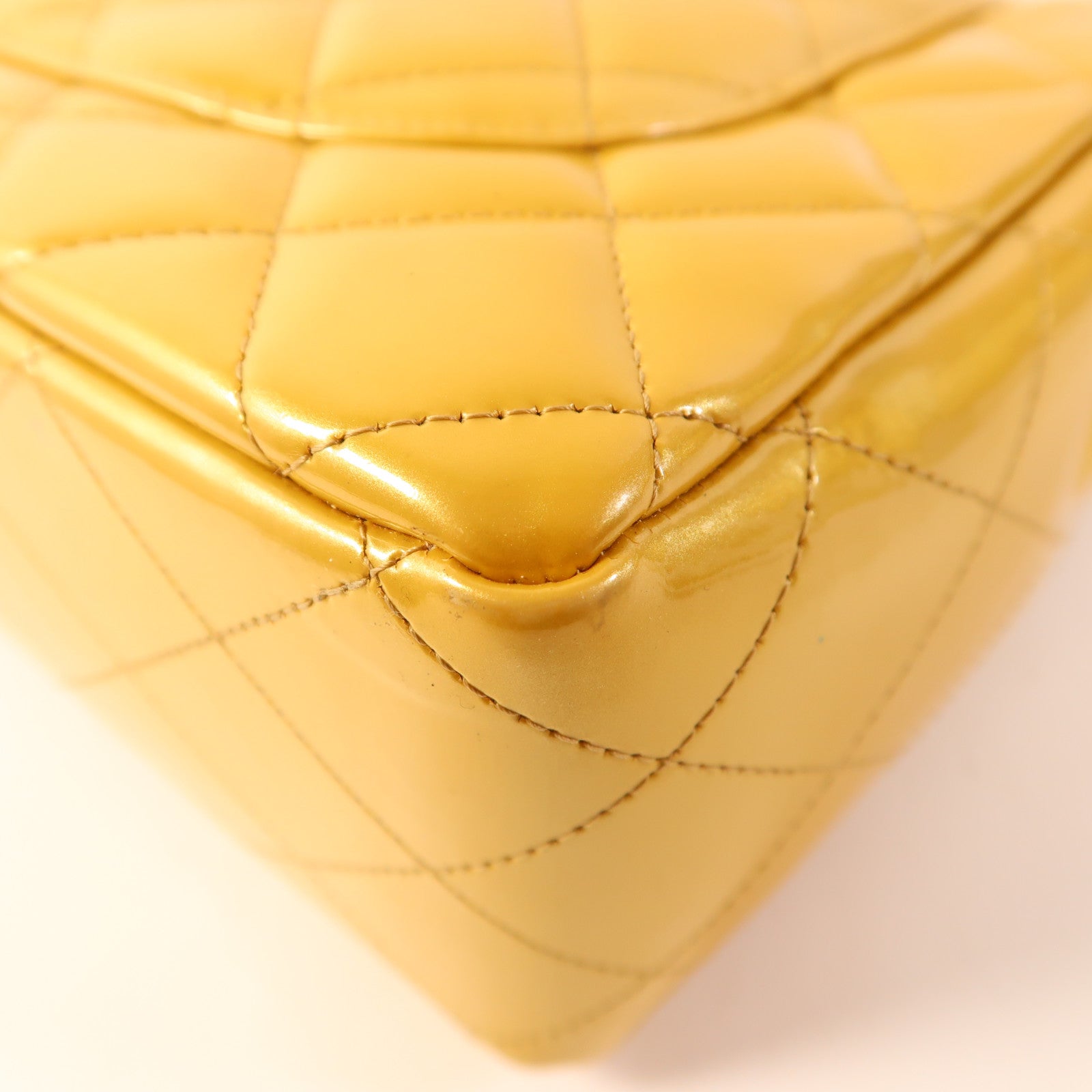 CHANEL 漆皮皮革Large Classic金扣鏈帶肩背袋