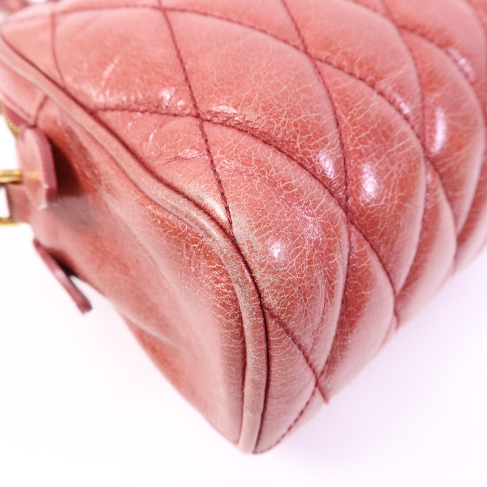 Miu Miu 牛皮皮革Camera Bag金扣肩背袋