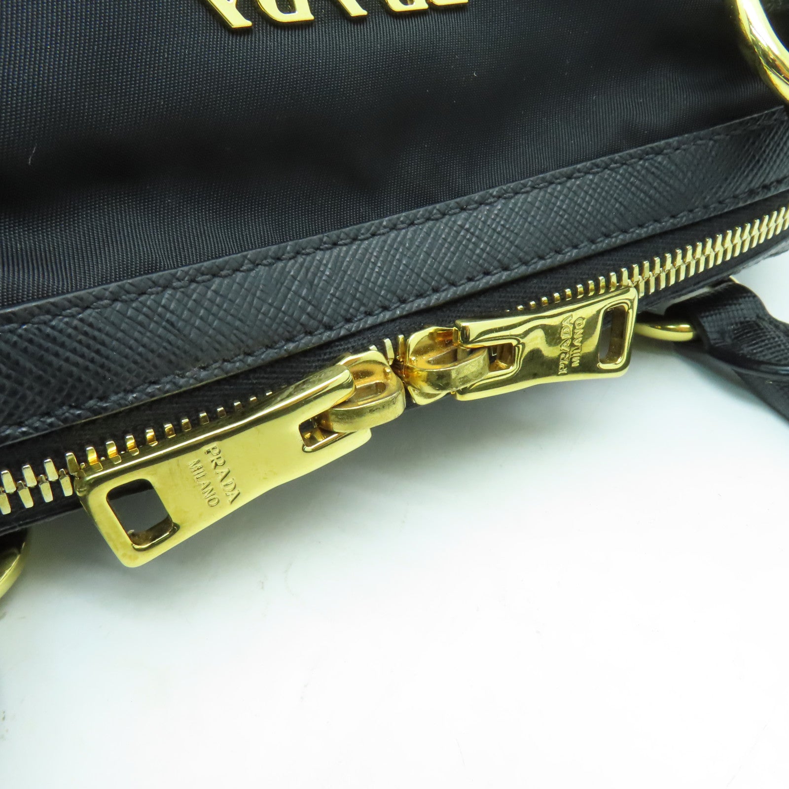 PRADA 【激減優惠】尼龍/Saffiano皮革Shoulder Bag金扣肩背袋黑色