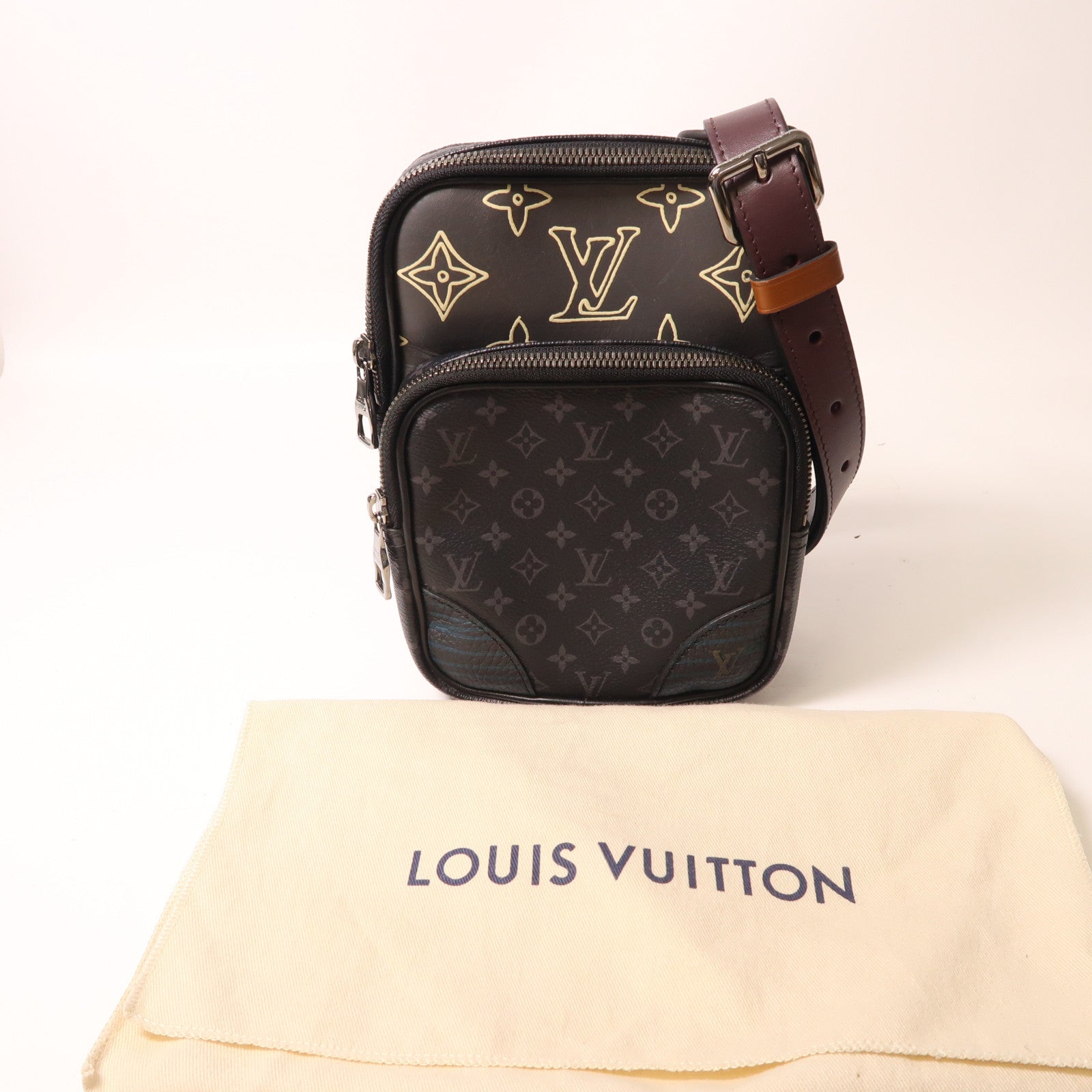 LOUIS VUITTON Monogram Eclipse Patchwork Amazon銀扣斜孭袋