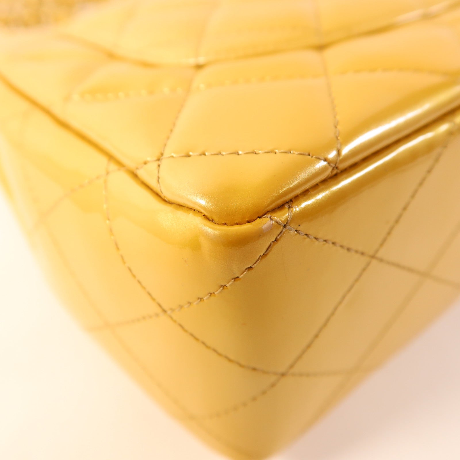 CHANEL 漆皮皮革Large Classic金扣鏈帶肩背袋