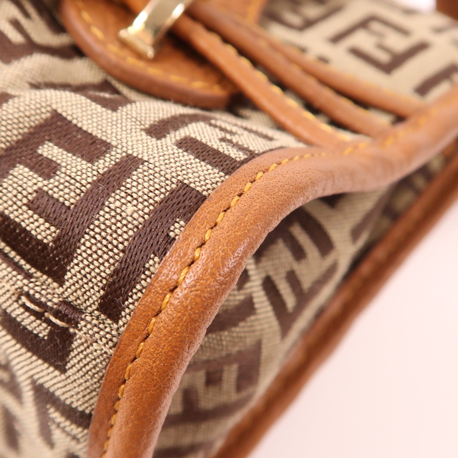 FENDI 帆布Hand Bag金扣手挽袋
