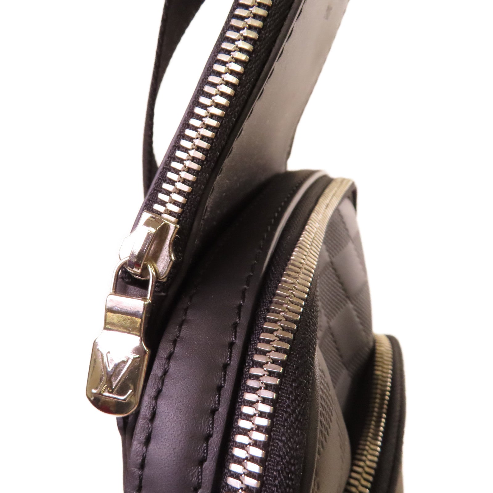LOUIS VUITTON Damier Infini Avenue Slingbag銀扣肩背袋黑色