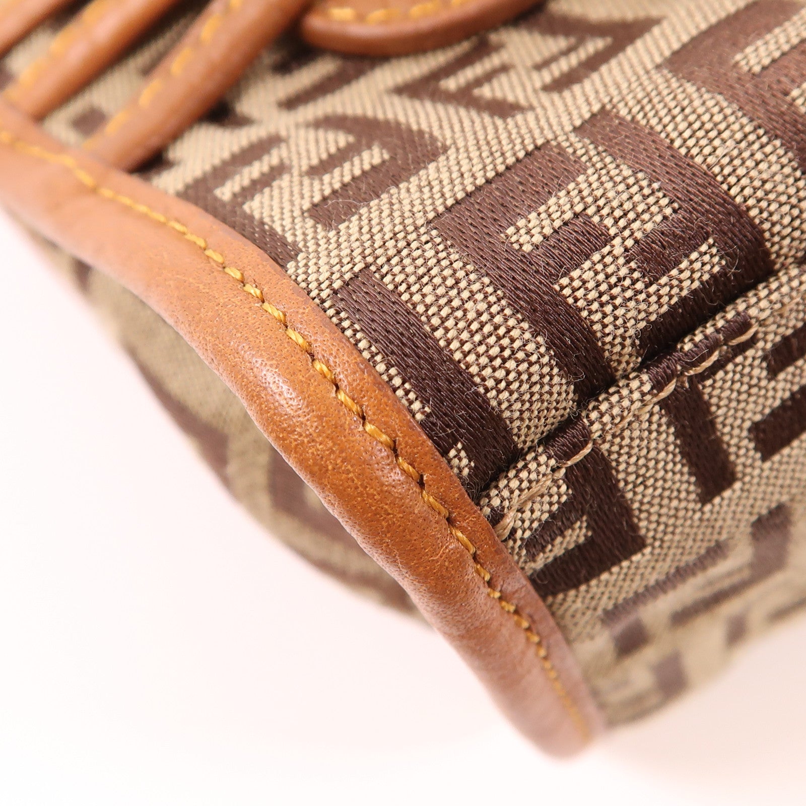 FENDI 帆布Hand Bag金扣手挽袋