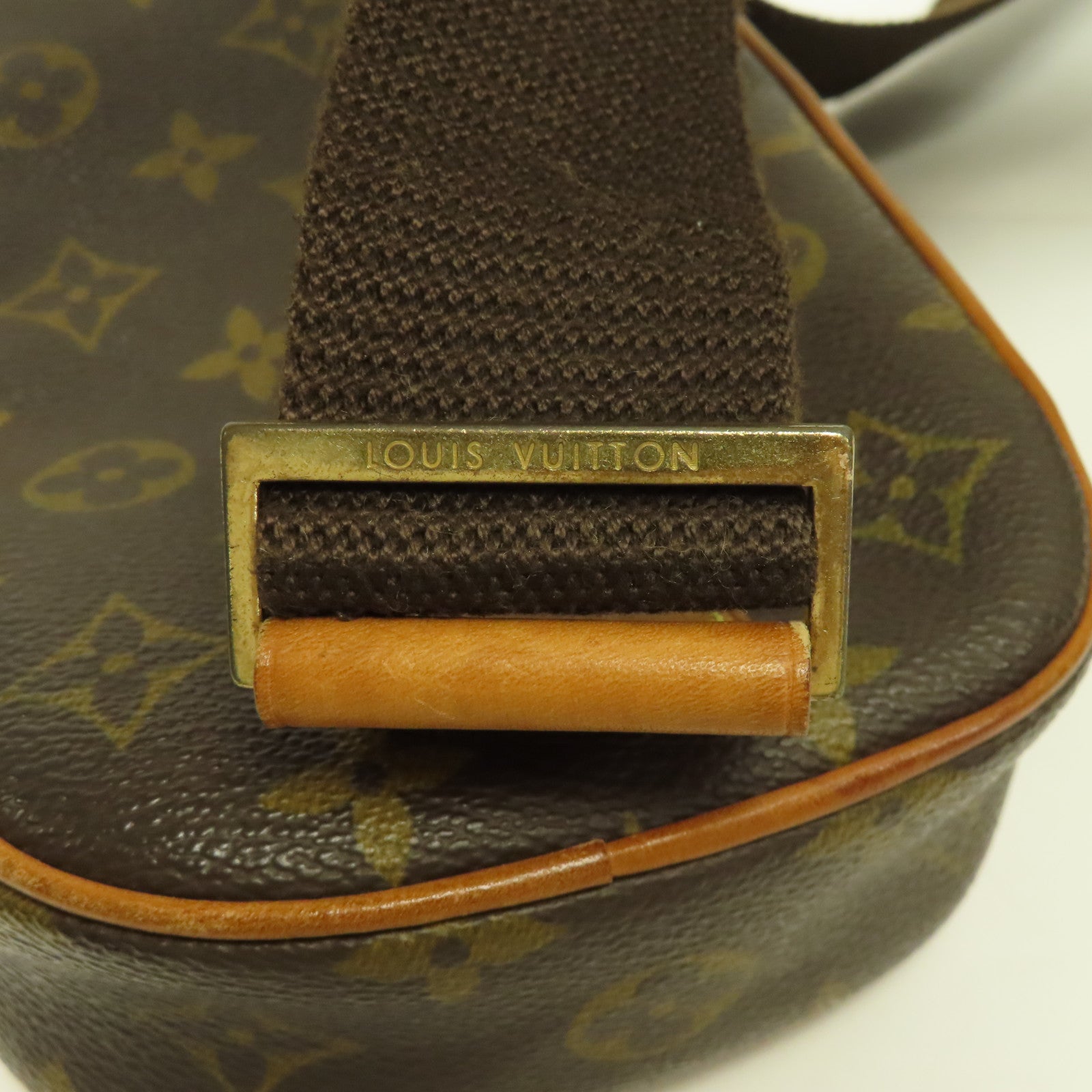 LOUIS VUITTON Monogram Pochette Gange金扣肩背袋啡色