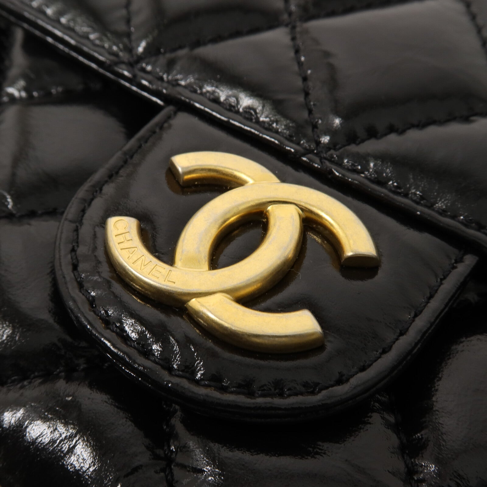 CHANEL 牛皮皮革Wavy CC Hobo Bag Small鏈帶肩背袋
