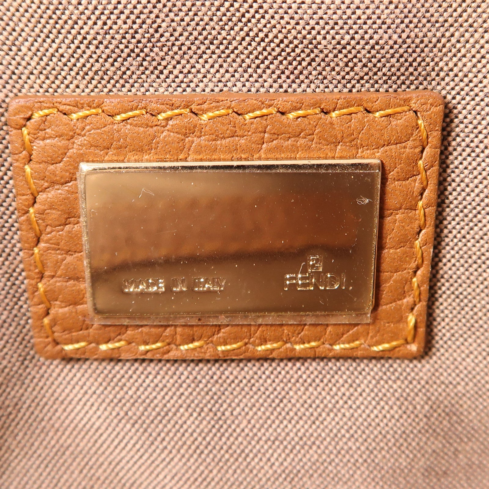 FENDI 帆布Hand Bag金扣手挽袋