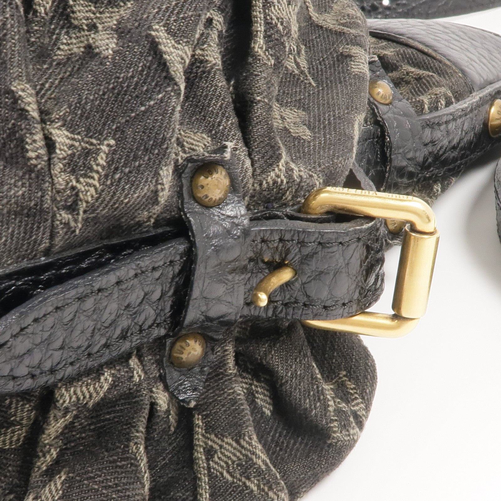 LOUIS VUITTON Monogram Denim Slightly金扣肩背袋