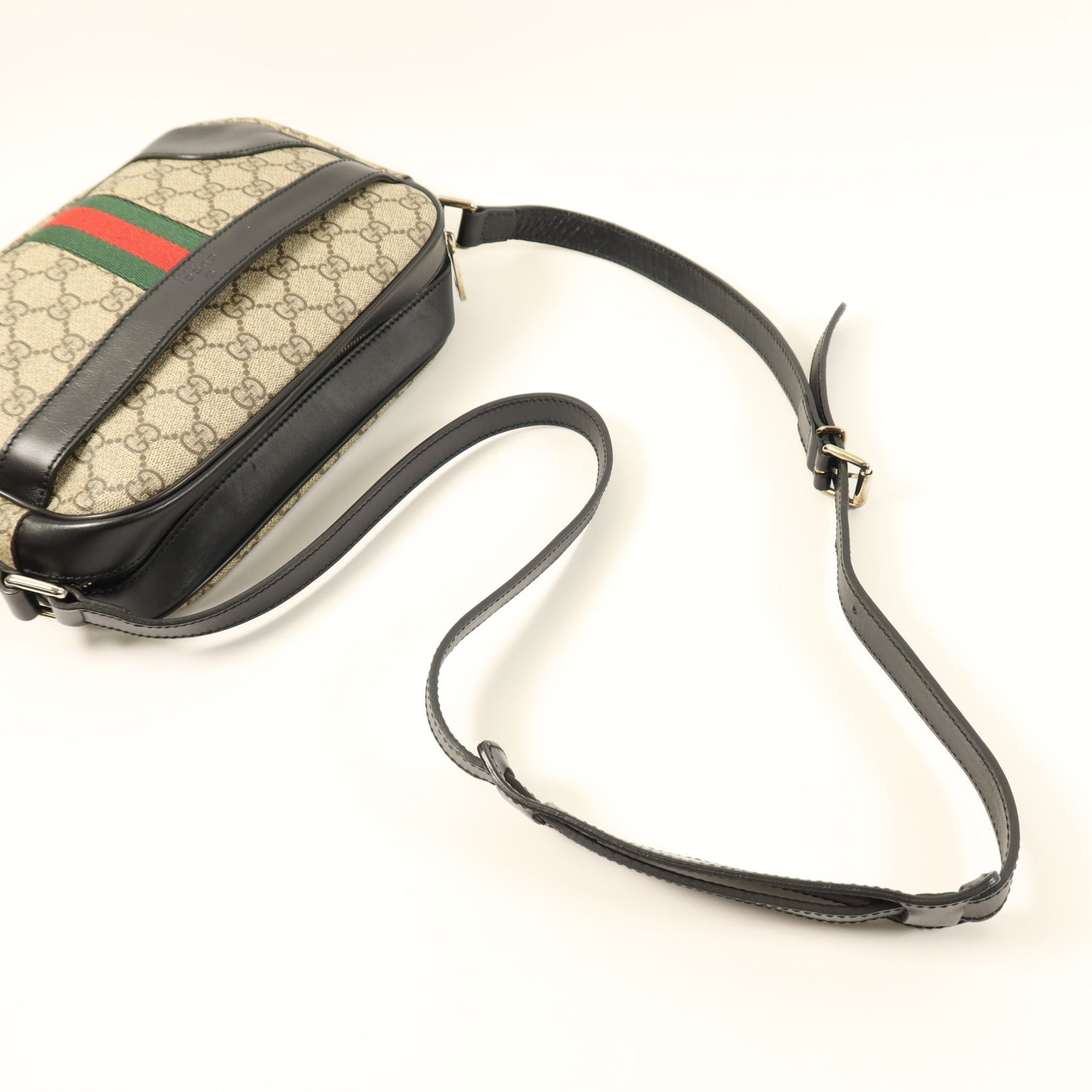 GUCCI 塗層帆布Messenger Bag銀扣肩背袋