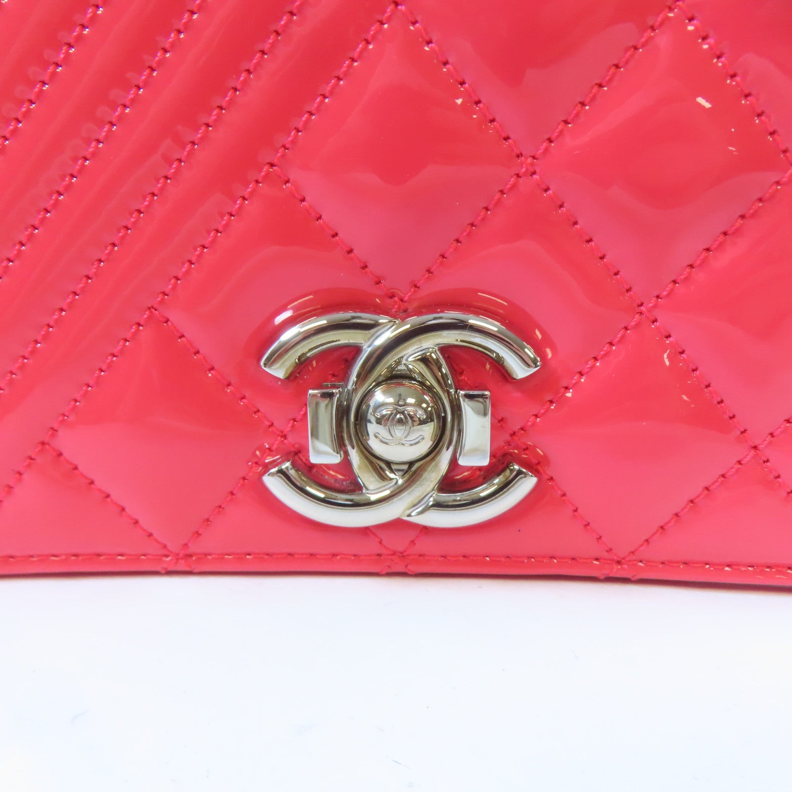 CHANEL 【激減優惠】漆皮皮革Chain Shoulder銀扣鏈帶肩背袋紅色