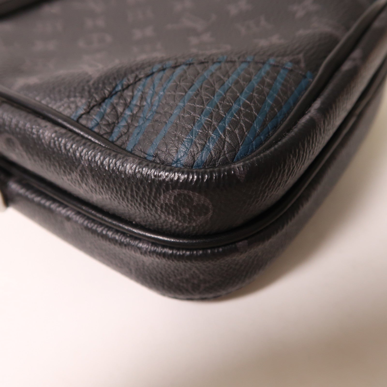 LOUIS VUITTON Monogram Eclipse Patchwork Amazon銀扣斜孭袋