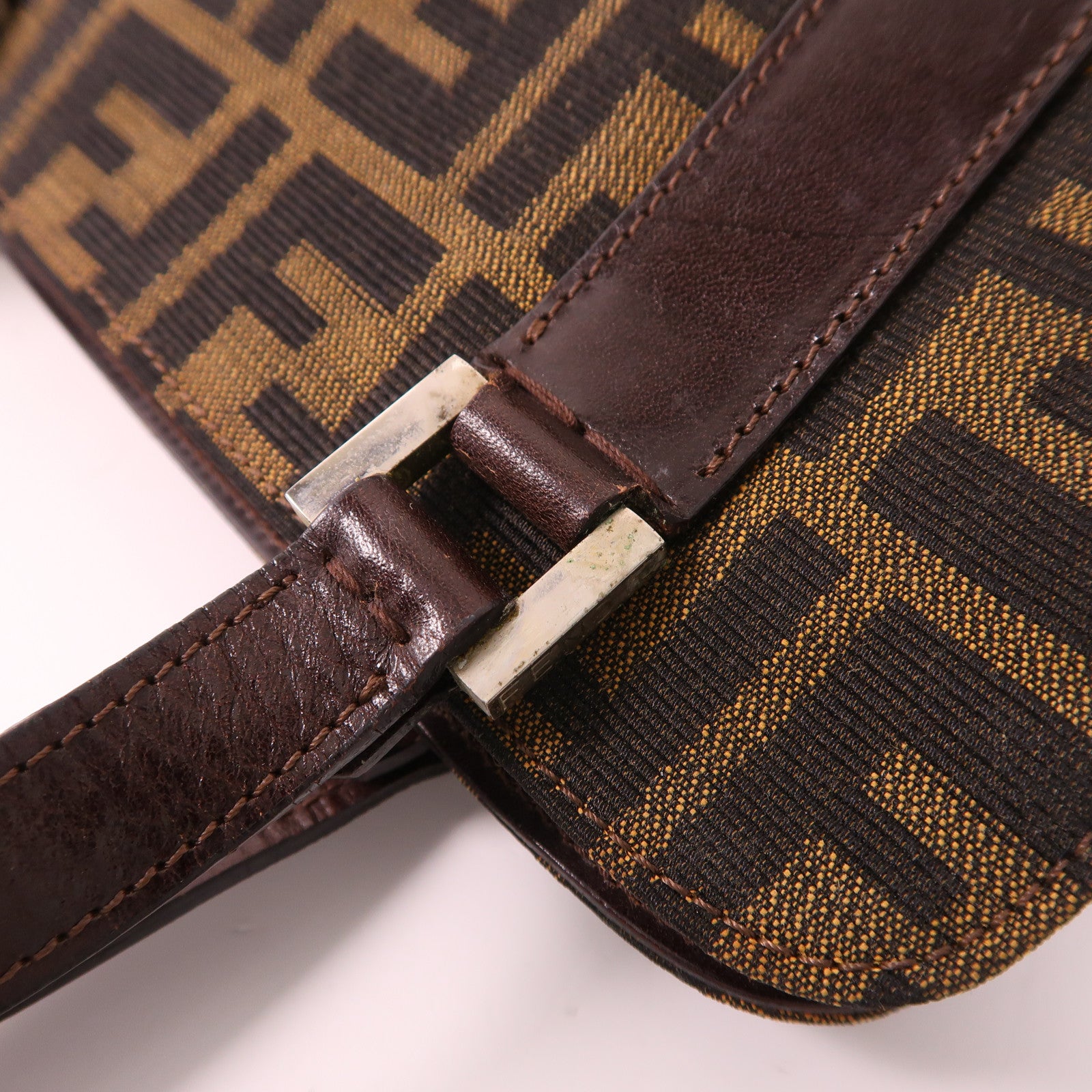 FENDI 帆布Hand Bag銀扣手挽袋