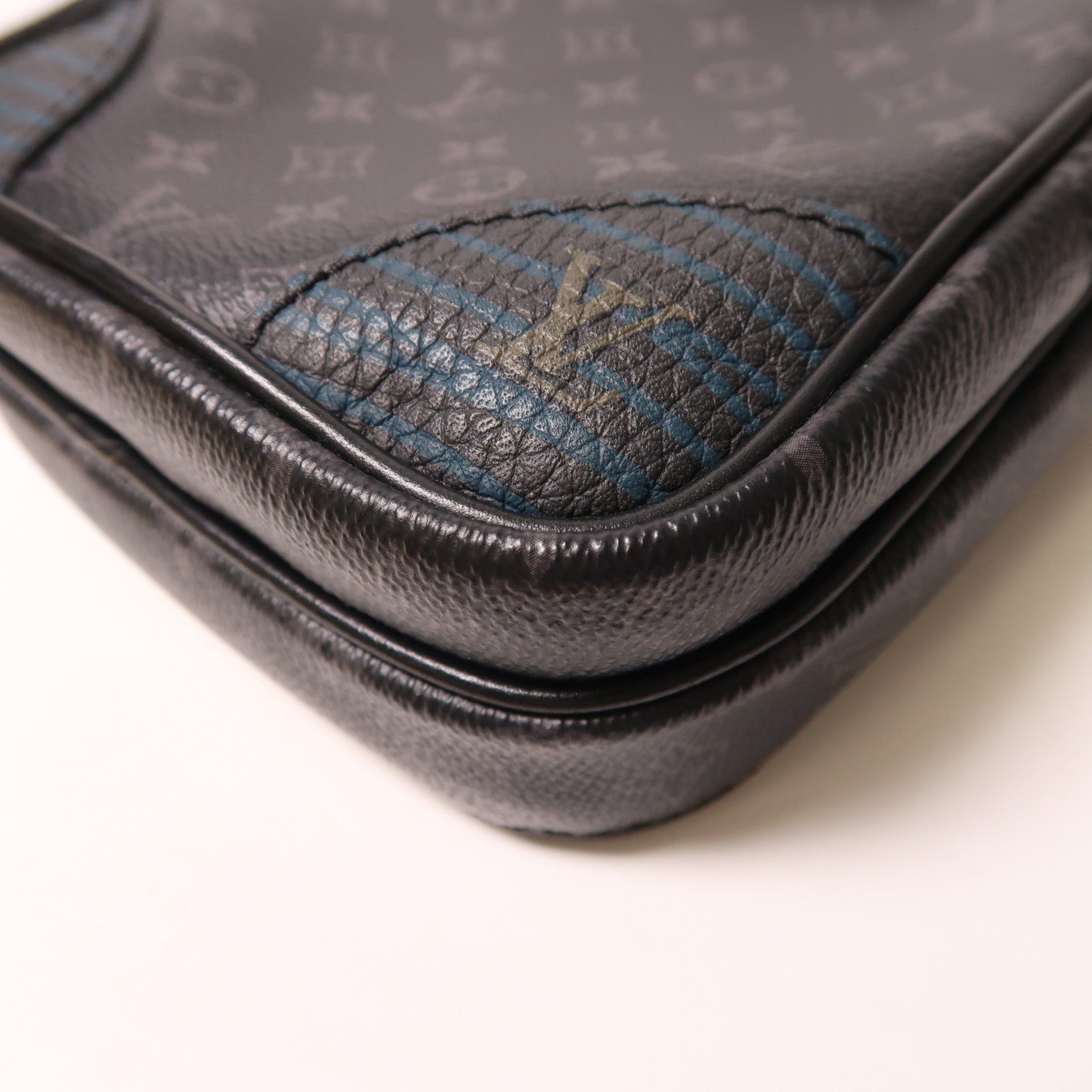 LOUIS VUITTON Monogram Eclipse Patchwork Amazon銀扣斜孭袋