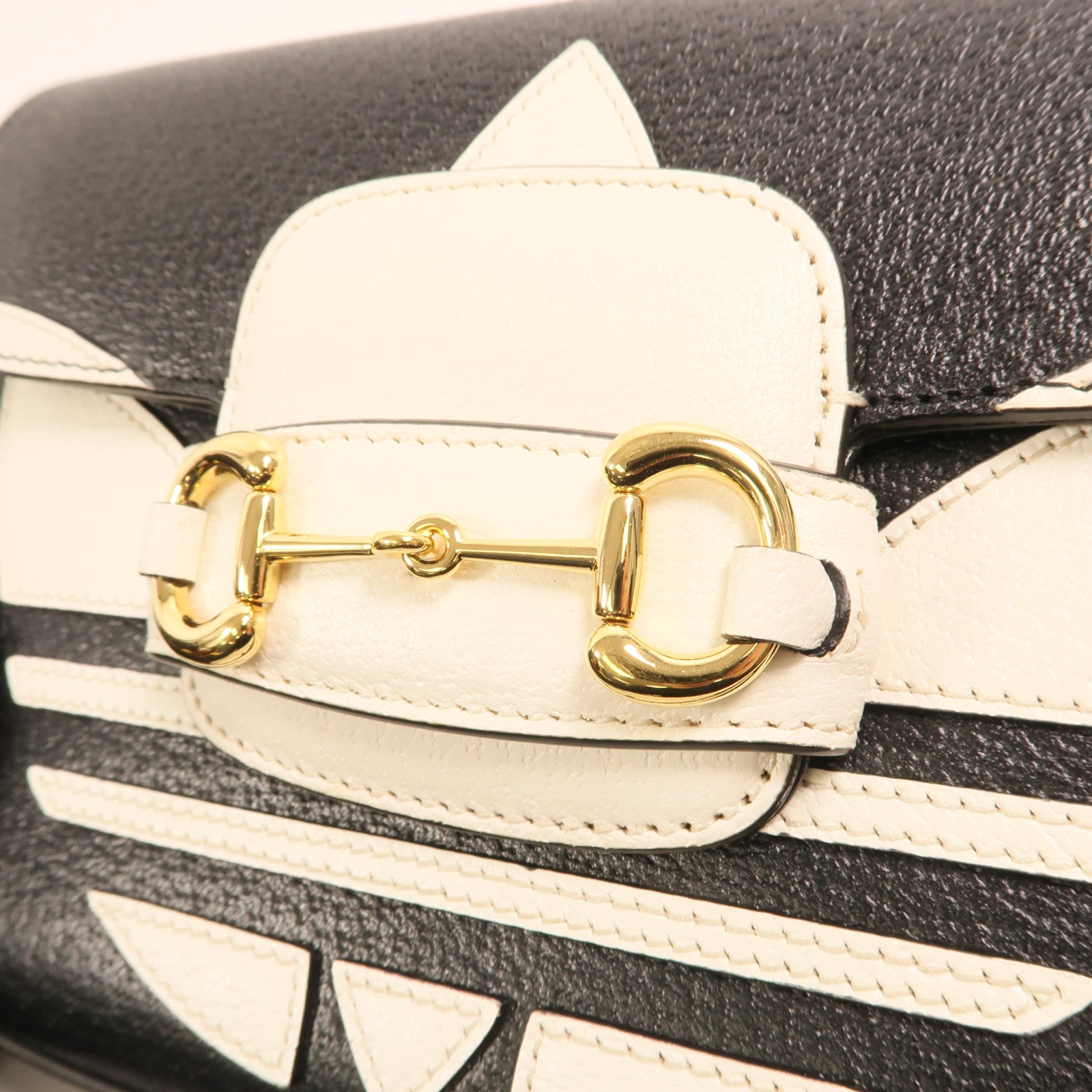 GUCCI 牛皮皮革Gucci x Adidas Horsebit 1955 Small金扣肩背袋