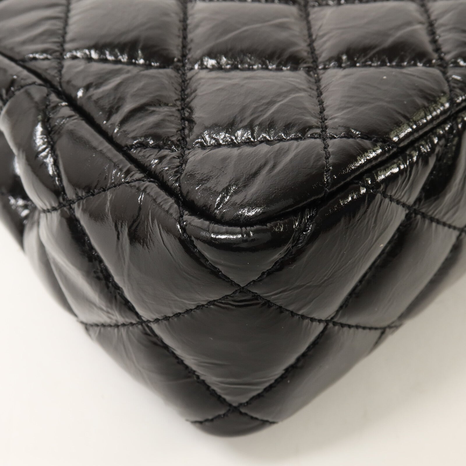 CHANEL 牛皮皮革Wavy CC Hobo Bag Small鏈帶肩背袋