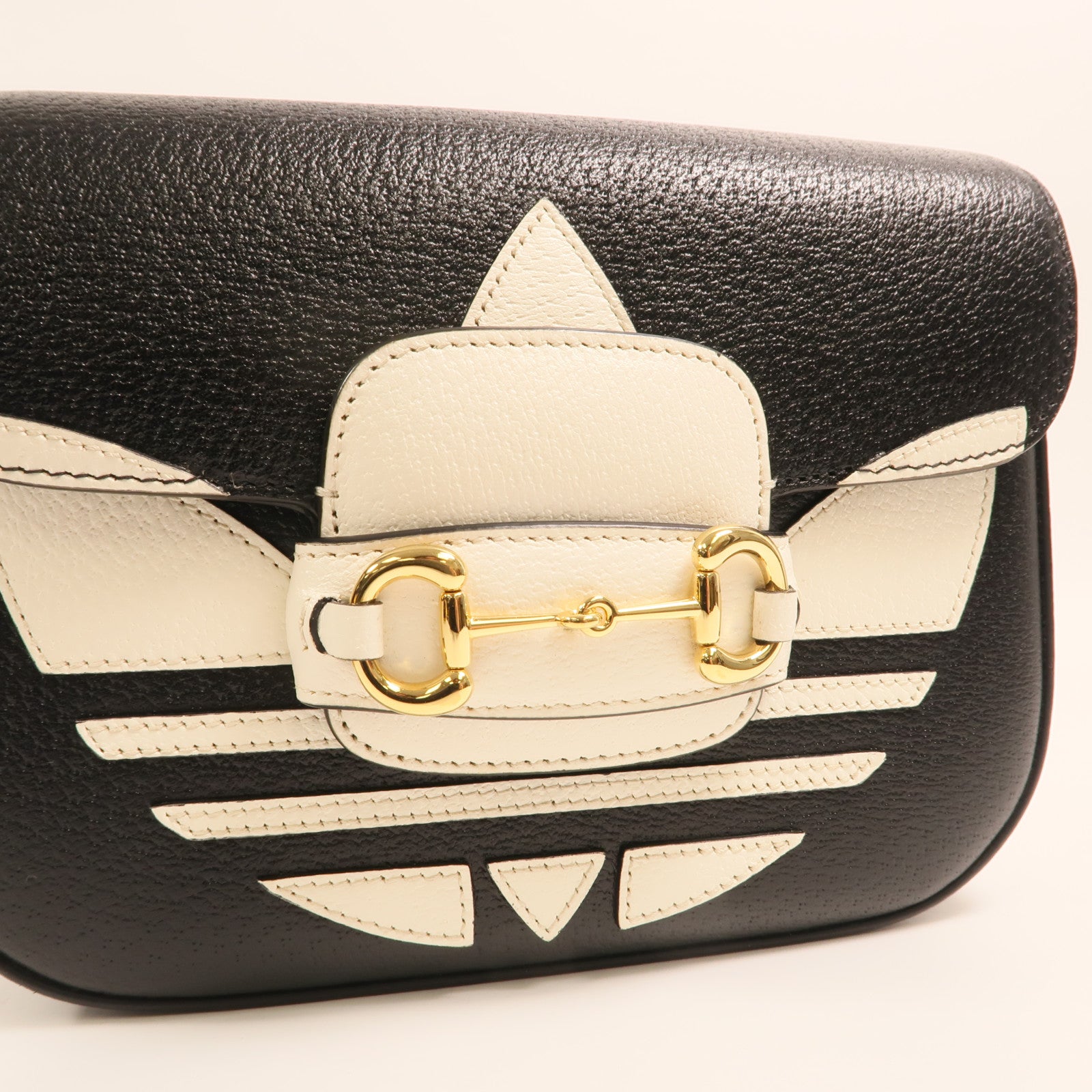 GUCCI 牛皮皮革Gucci x Adidas Horsebit 1955 Small金扣肩背袋